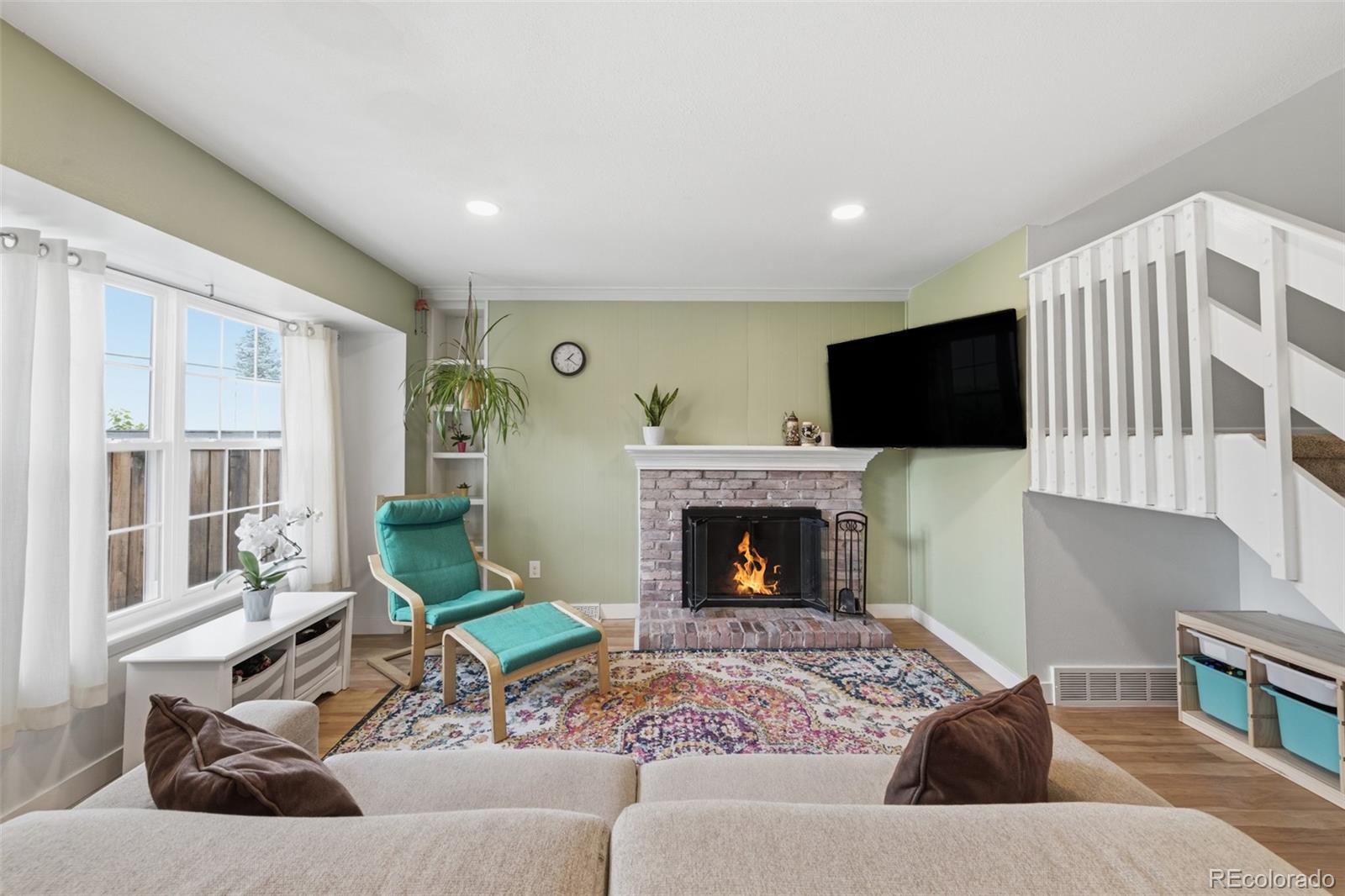 2546 E Easter Avenue