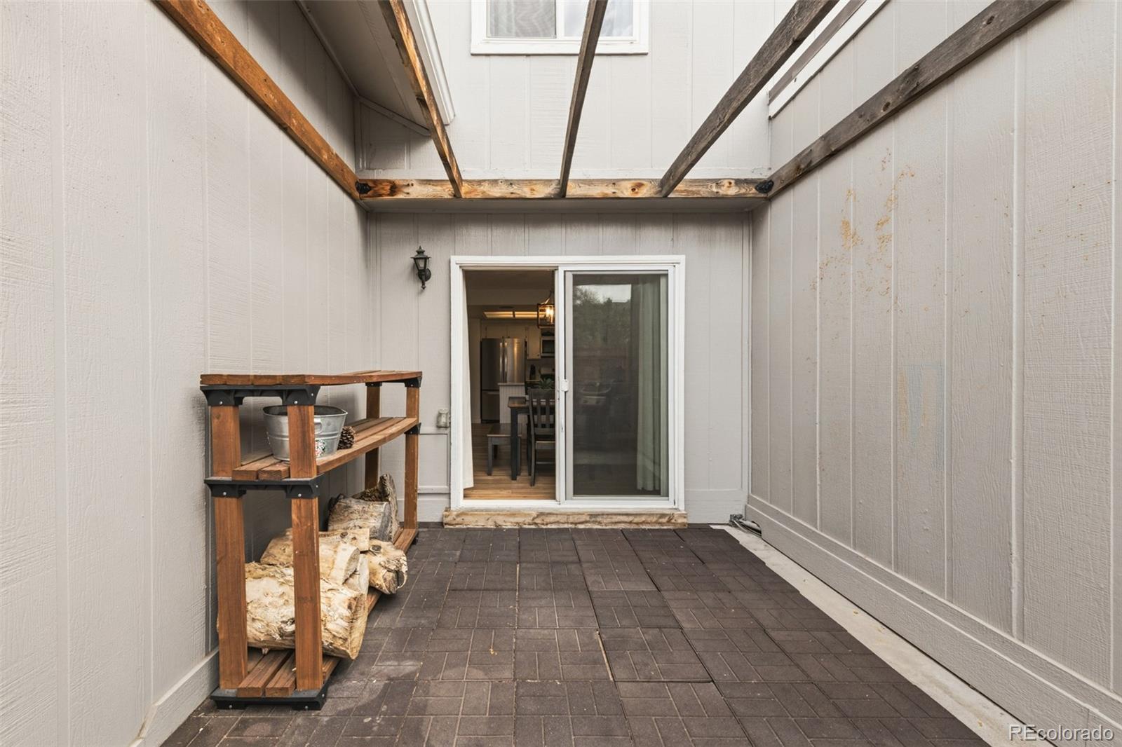 2546 E Easter Avenue