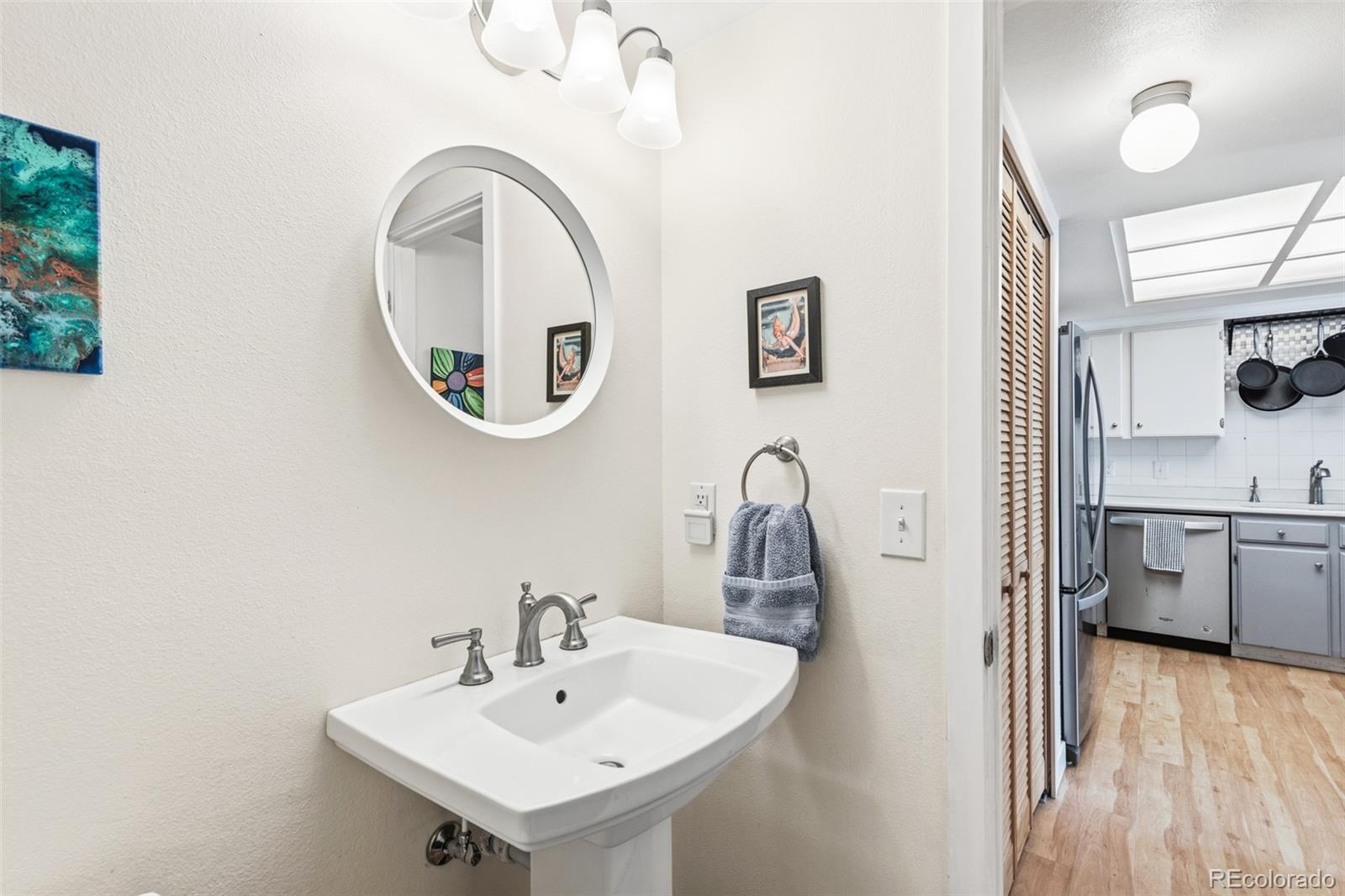 2546 E Easter Avenue