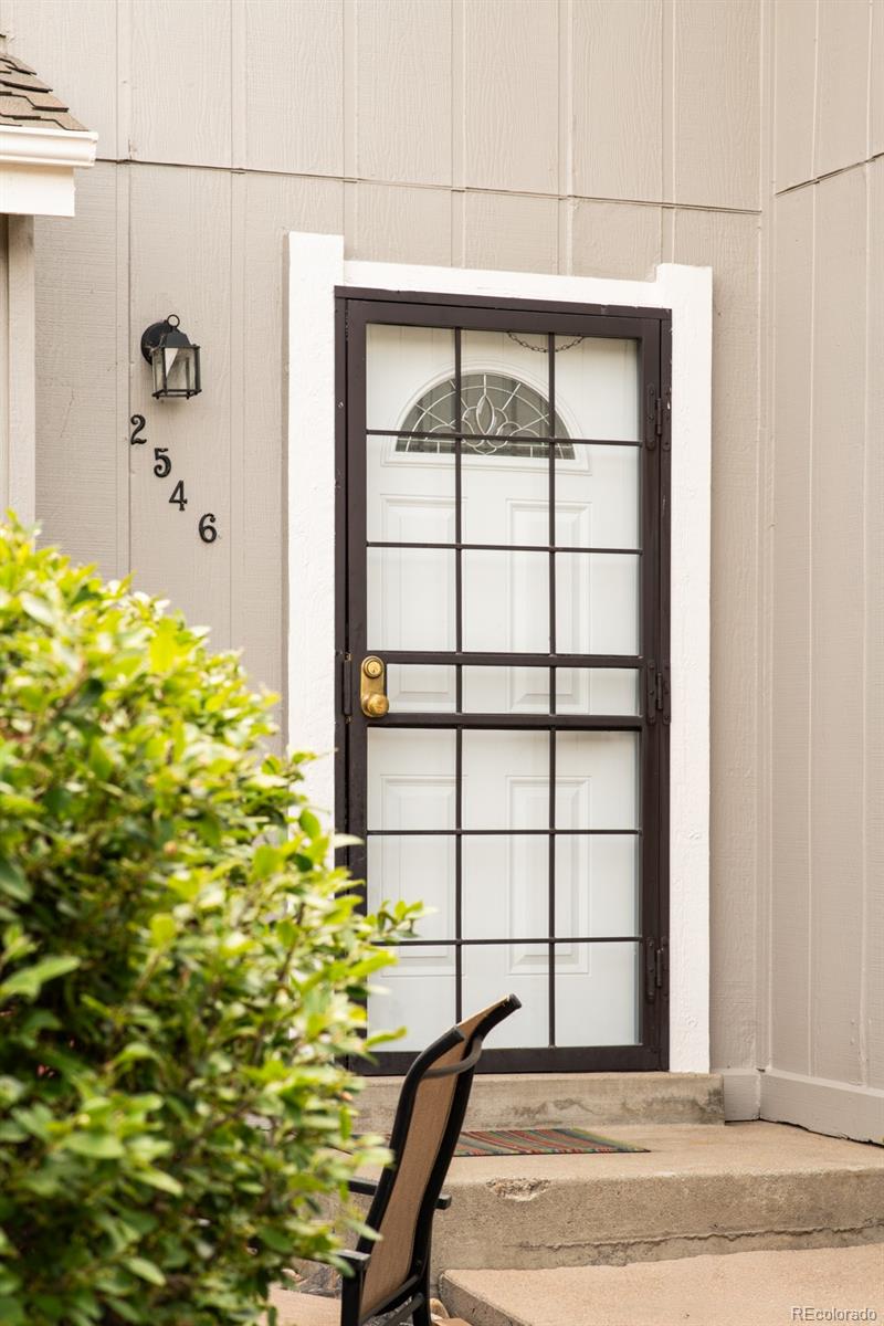 2546 E Easter Avenue