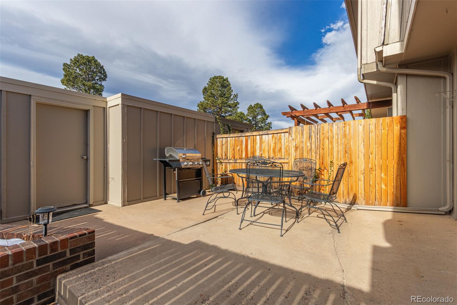 2668 E Fremont Place