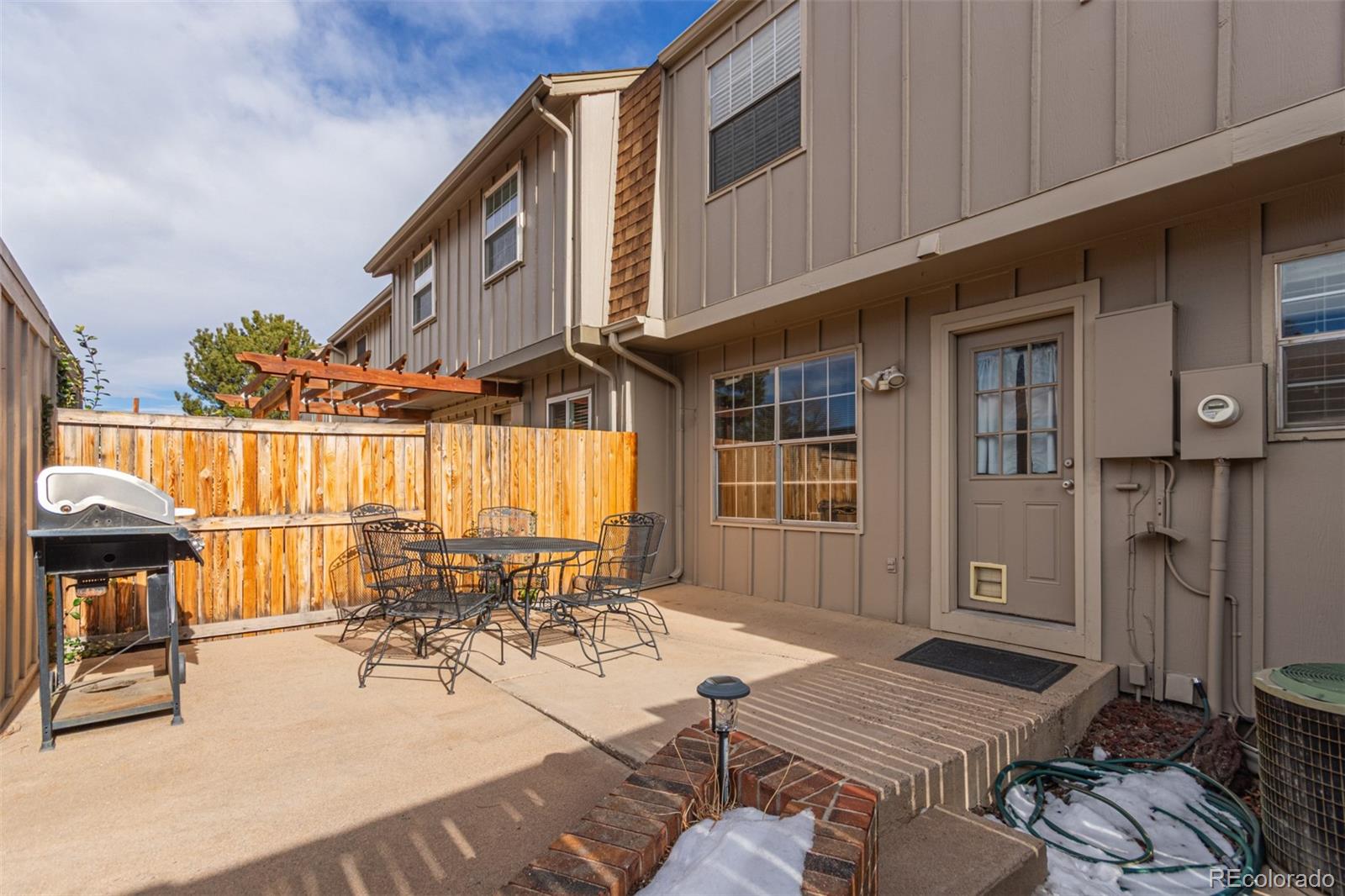 2668 E Fremont Place