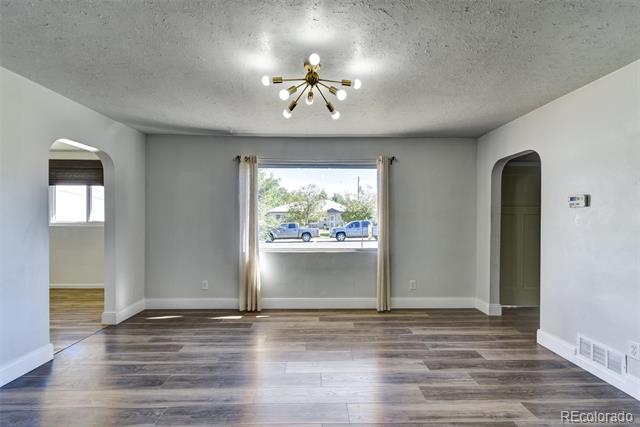 1621 Phoenix Court