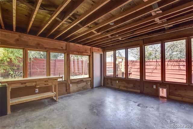 1621 Phoenix Court