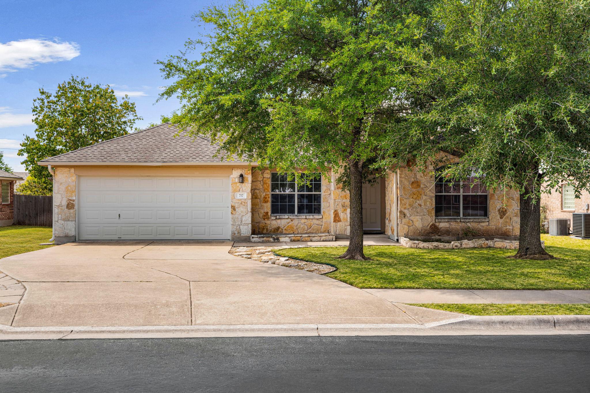 717 Windsor Castle DR