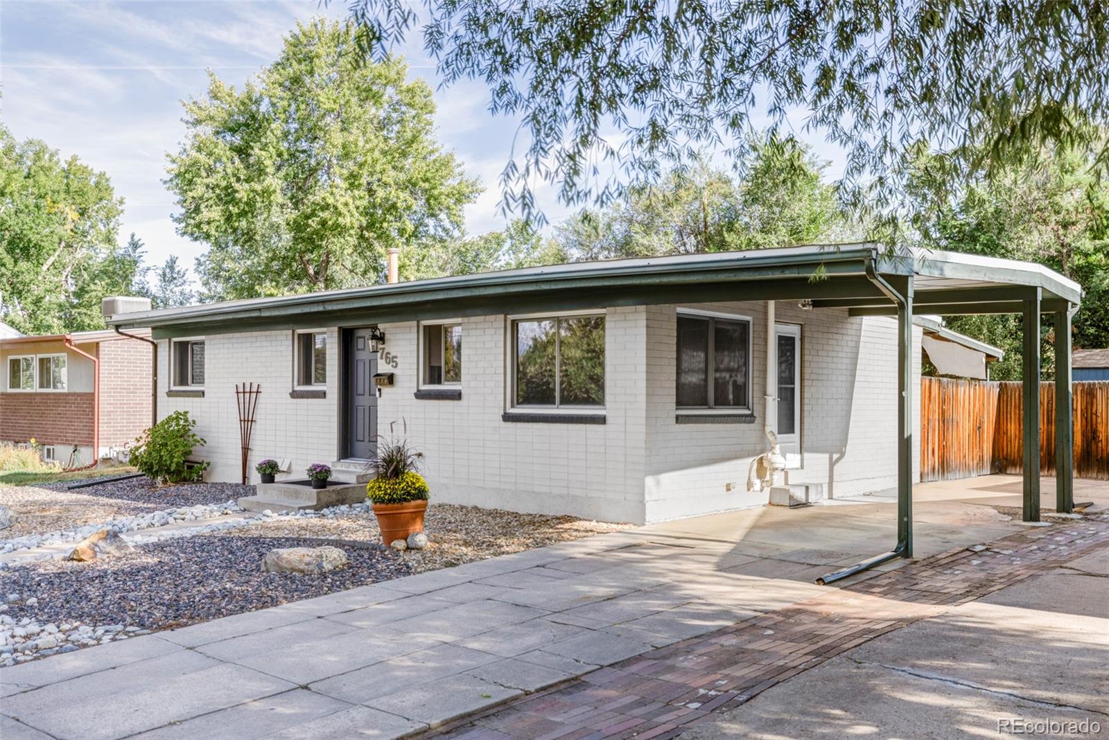 765 W Nassau Way