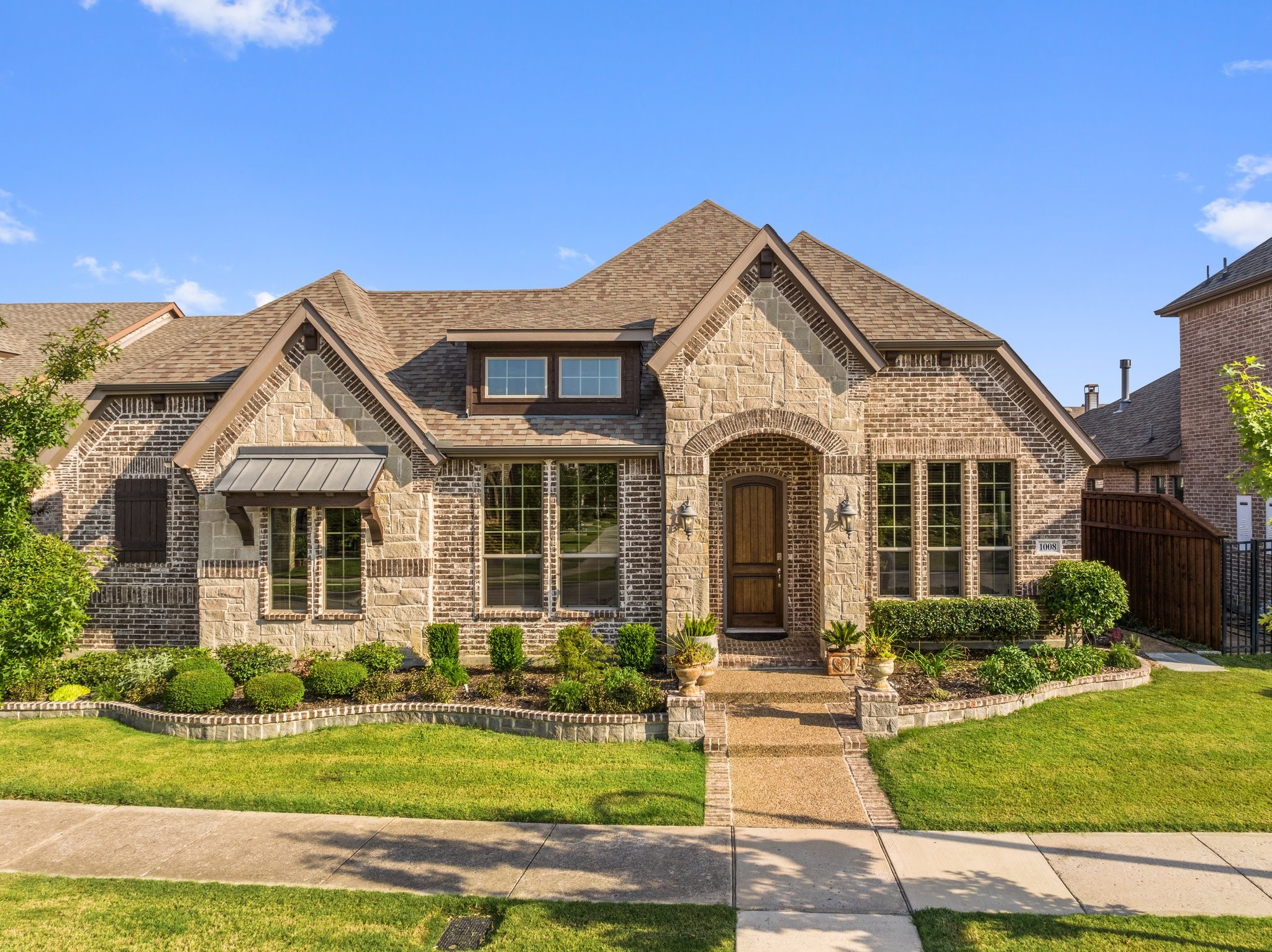 1008 Crystal Oak Lane