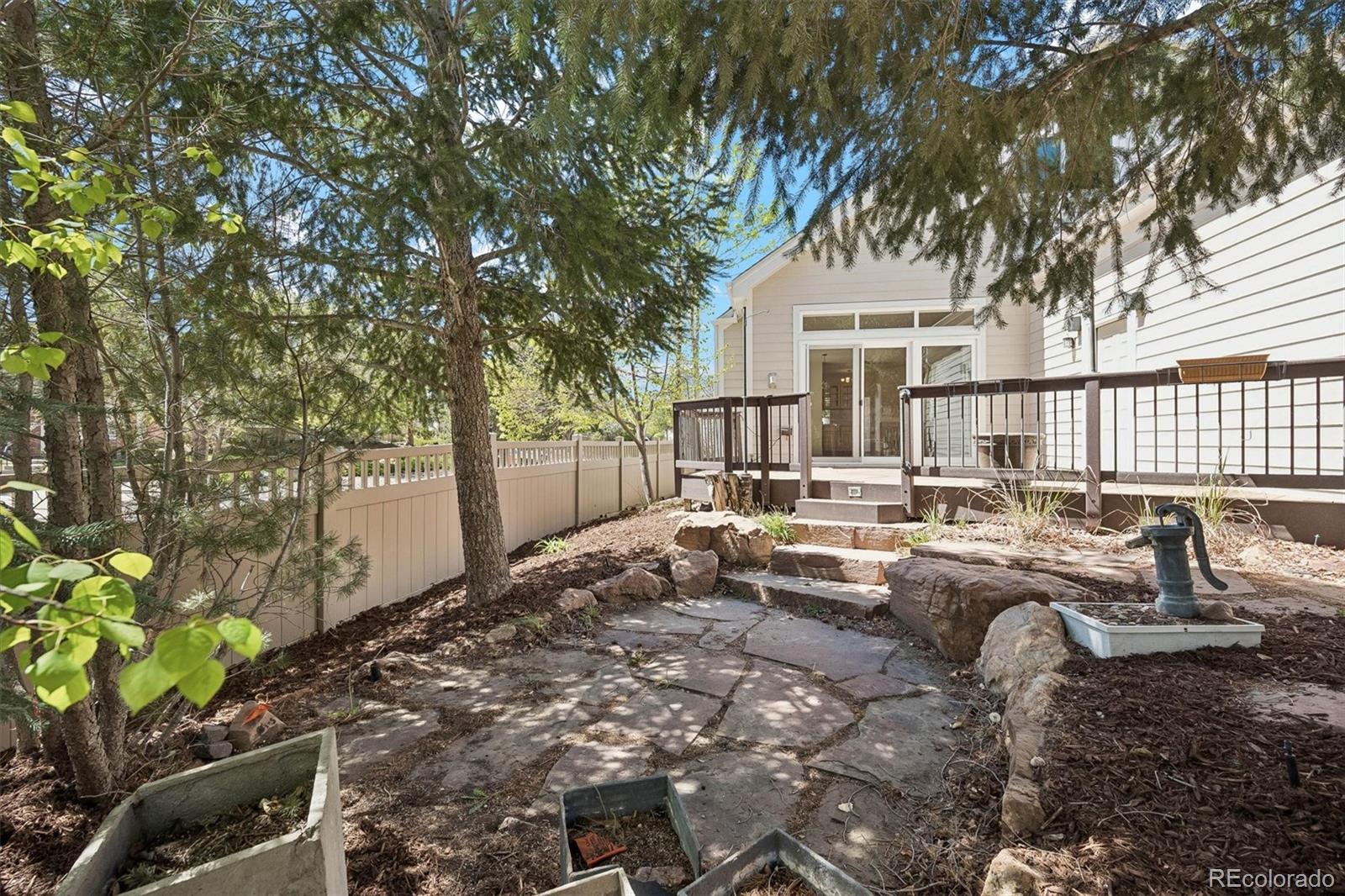 1011 S Valentia Street Unit: 20