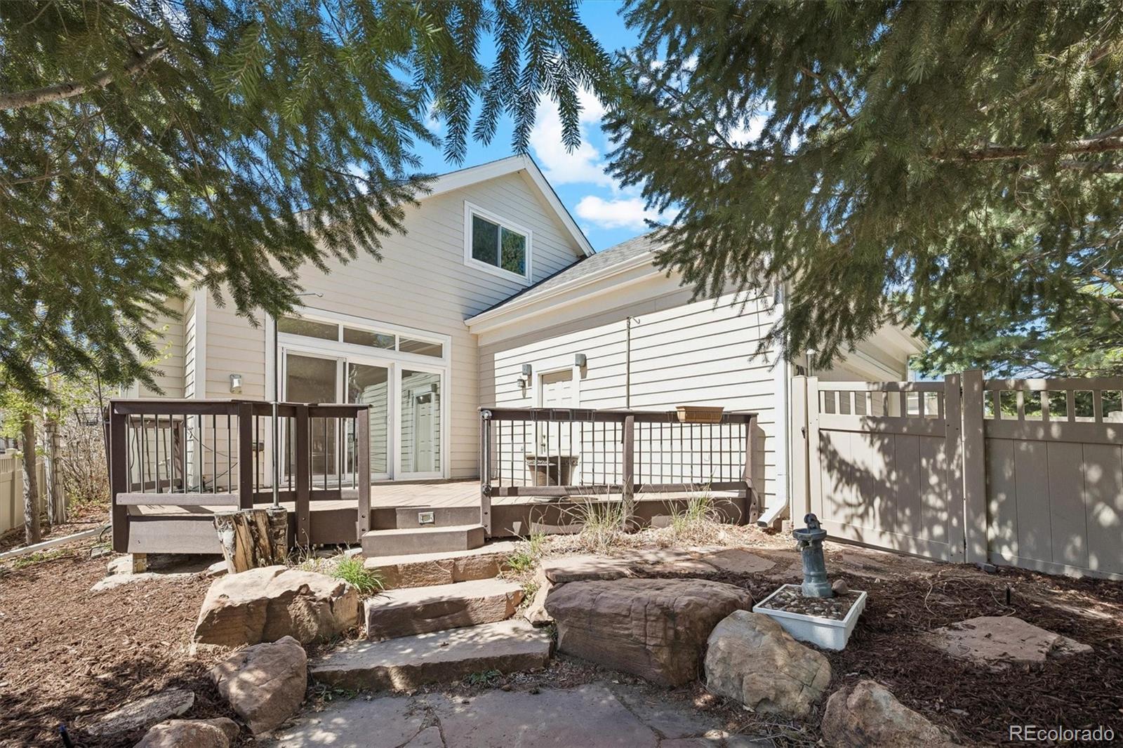 1011 S Valentia Street Unit: 20