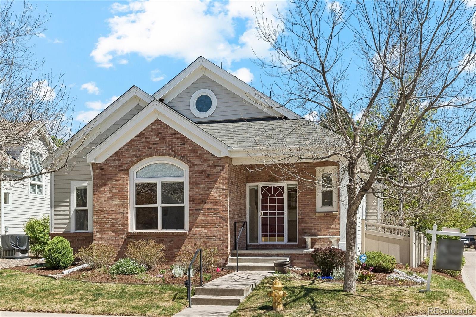 1011 S Valentia Street Unit: 20