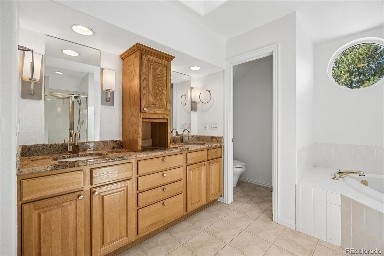 1011 S Valentia Street Unit: 20