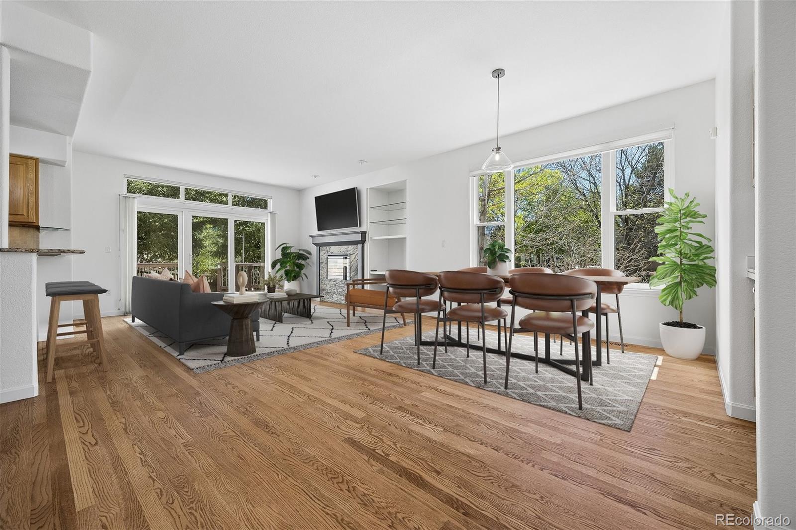 1011 S Valentia Street Unit: 20