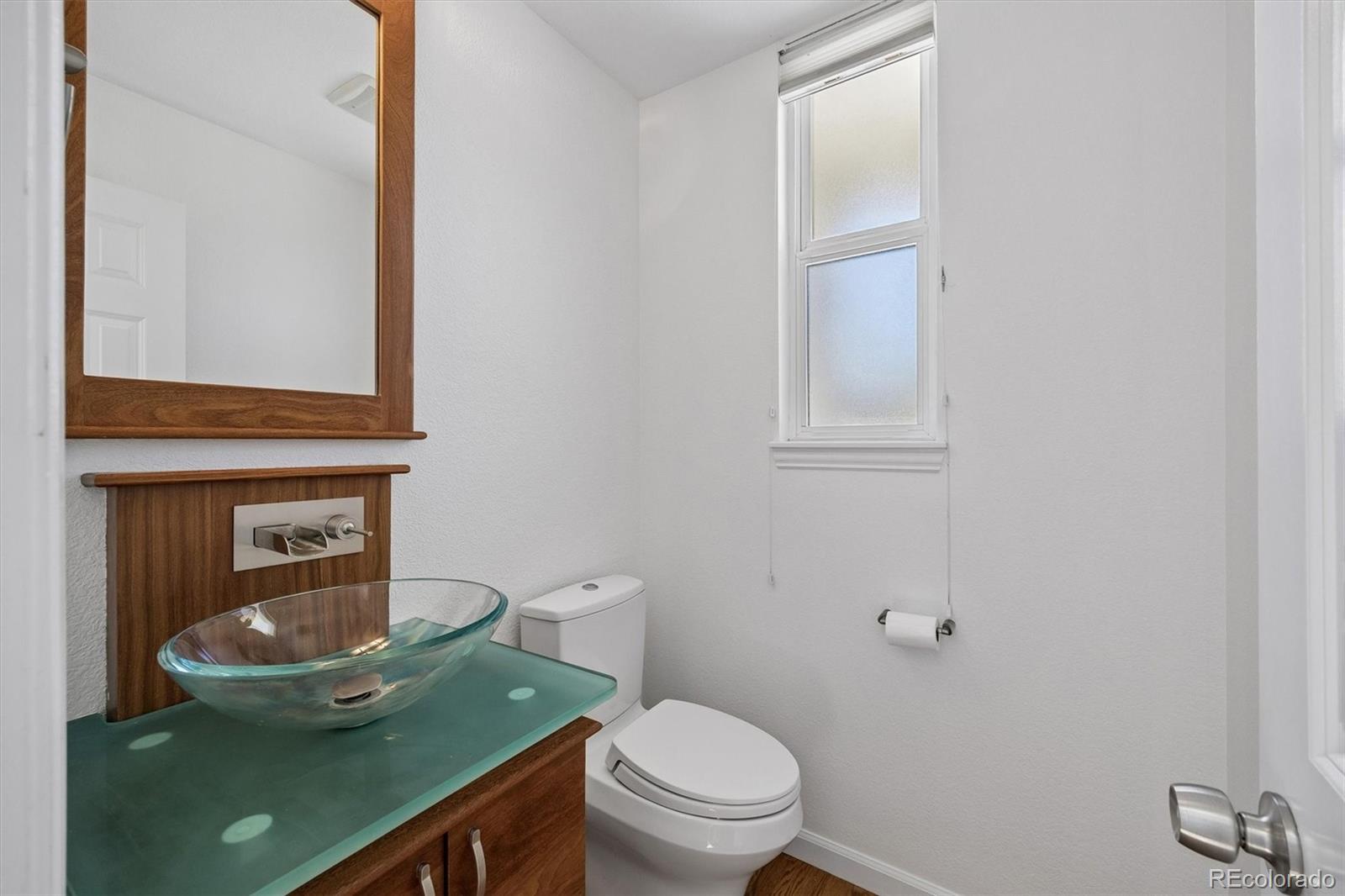1011 S Valentia Street Unit: 20