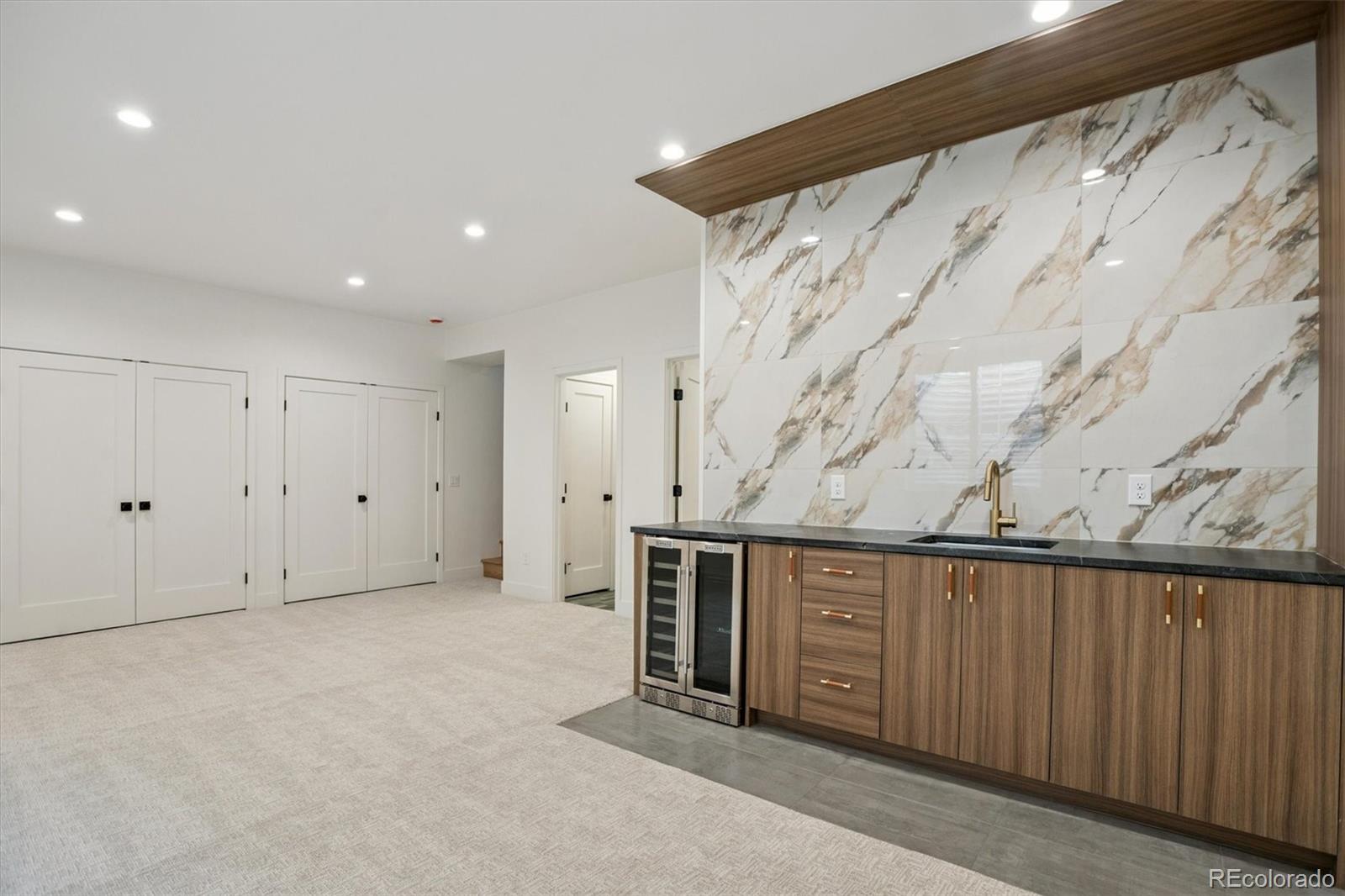 75 W Harvard Avenue