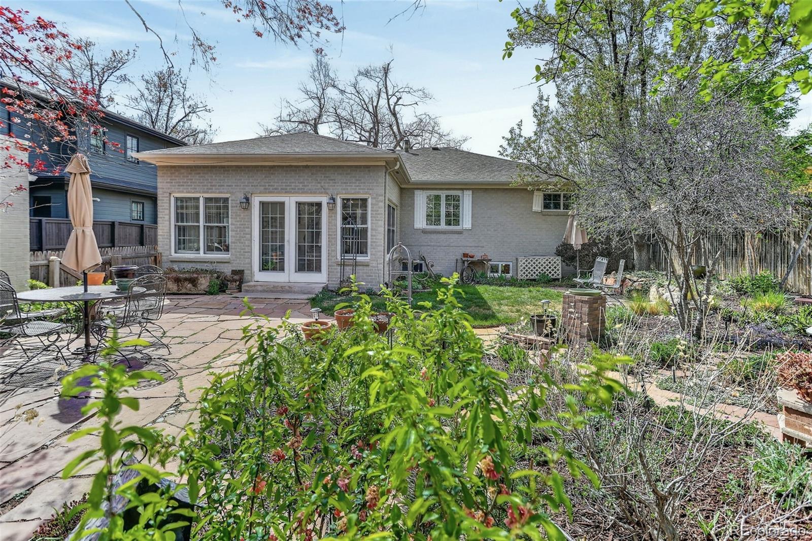 24 N Ash Street