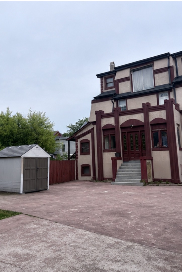 1631 N Monticello Avenue