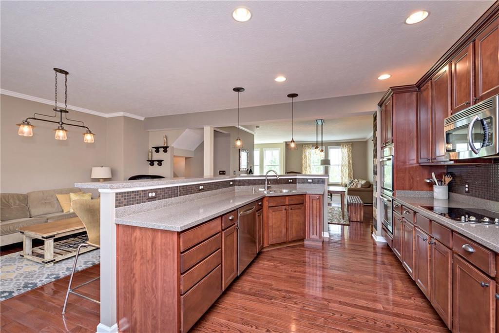 2554 Congress Street