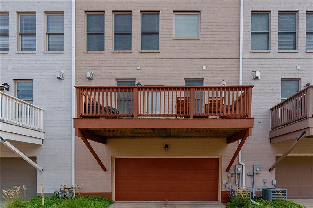 2554 Congress Street