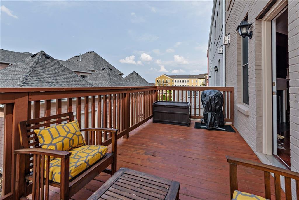 2554 Congress Street