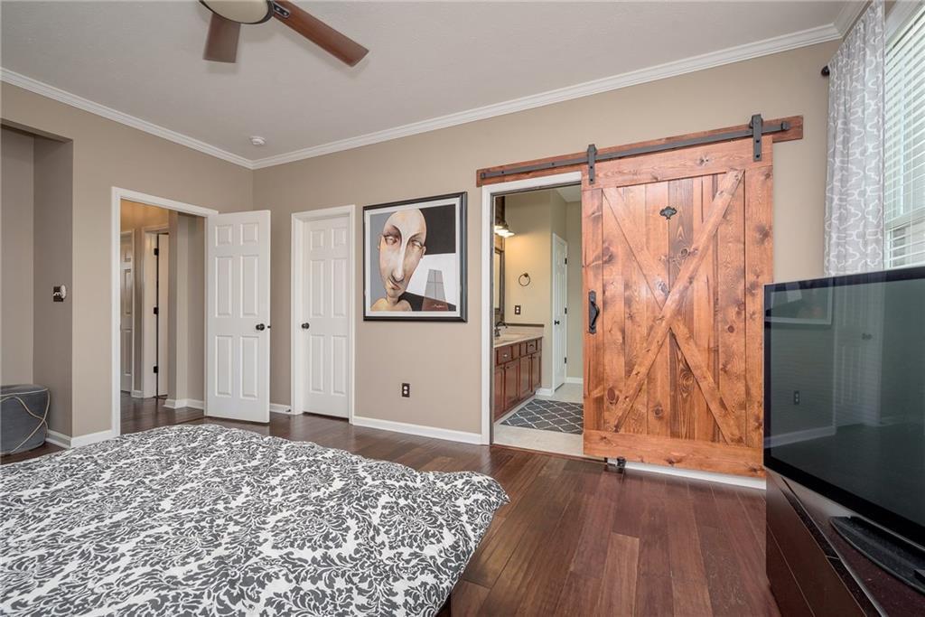 2554 Congress Street