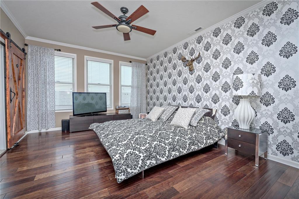 2554 Congress Street