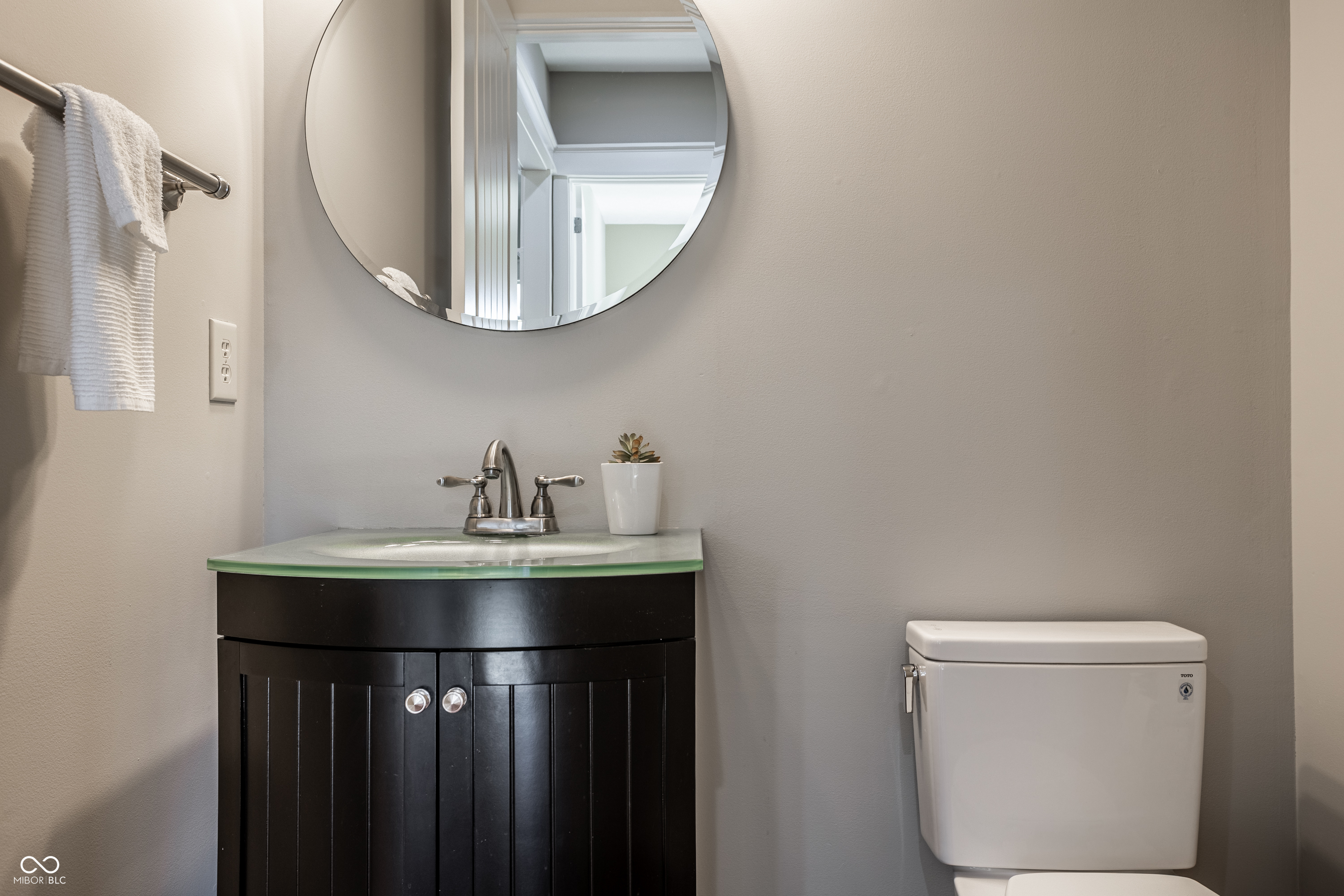 2274 Finchley Road