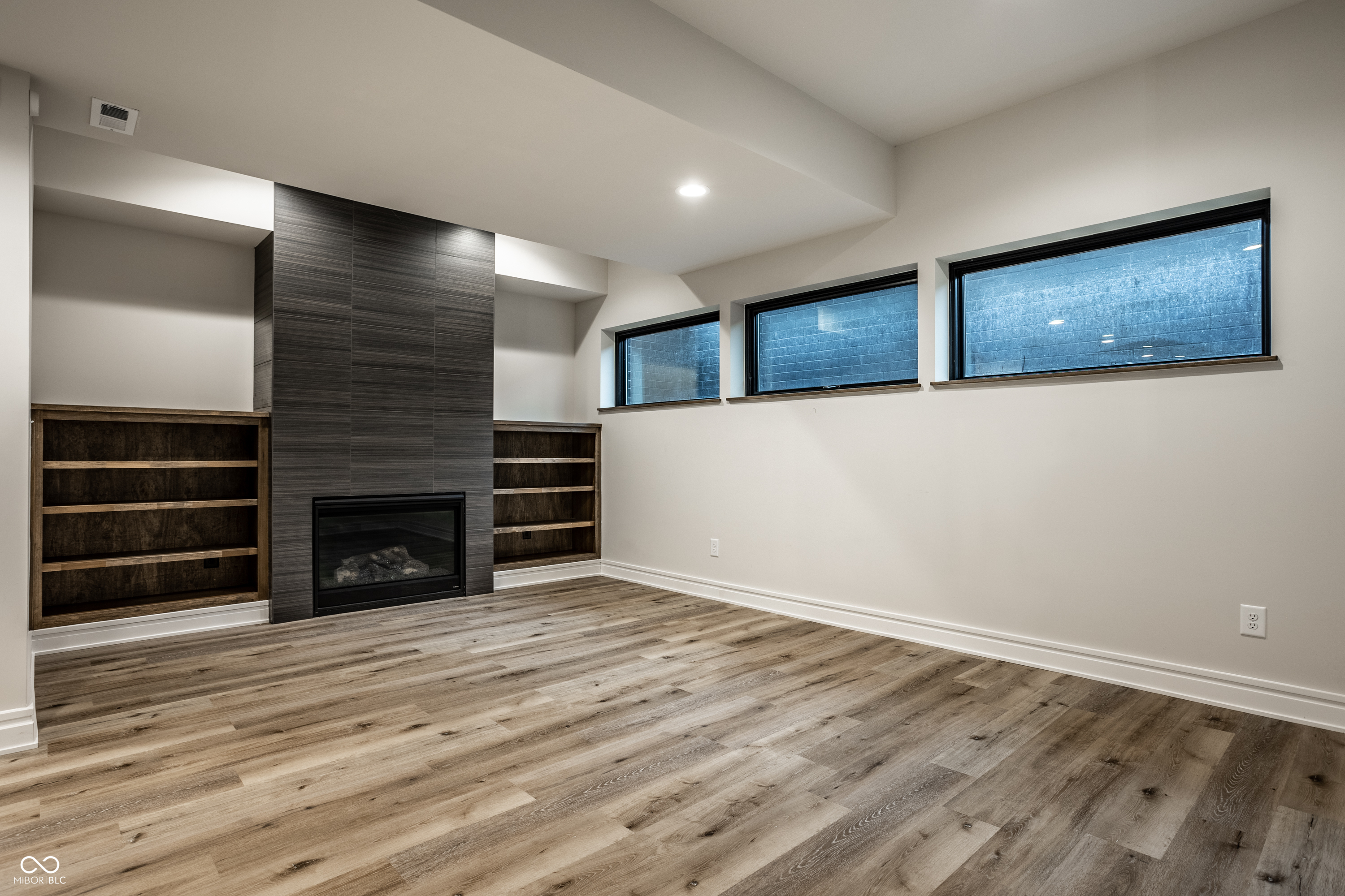 4292 Alderborough Way