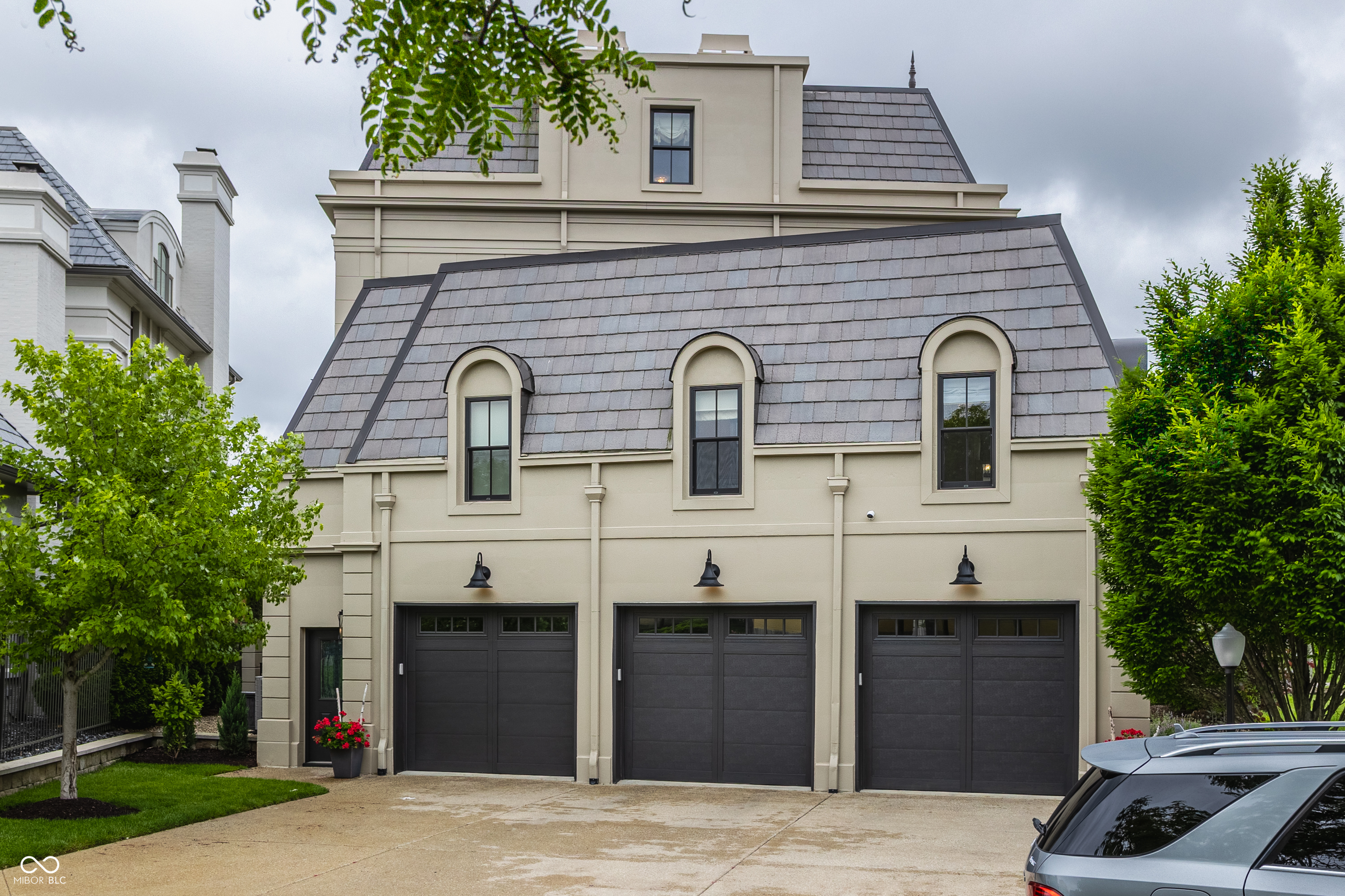 1894 Rhettsbury Street