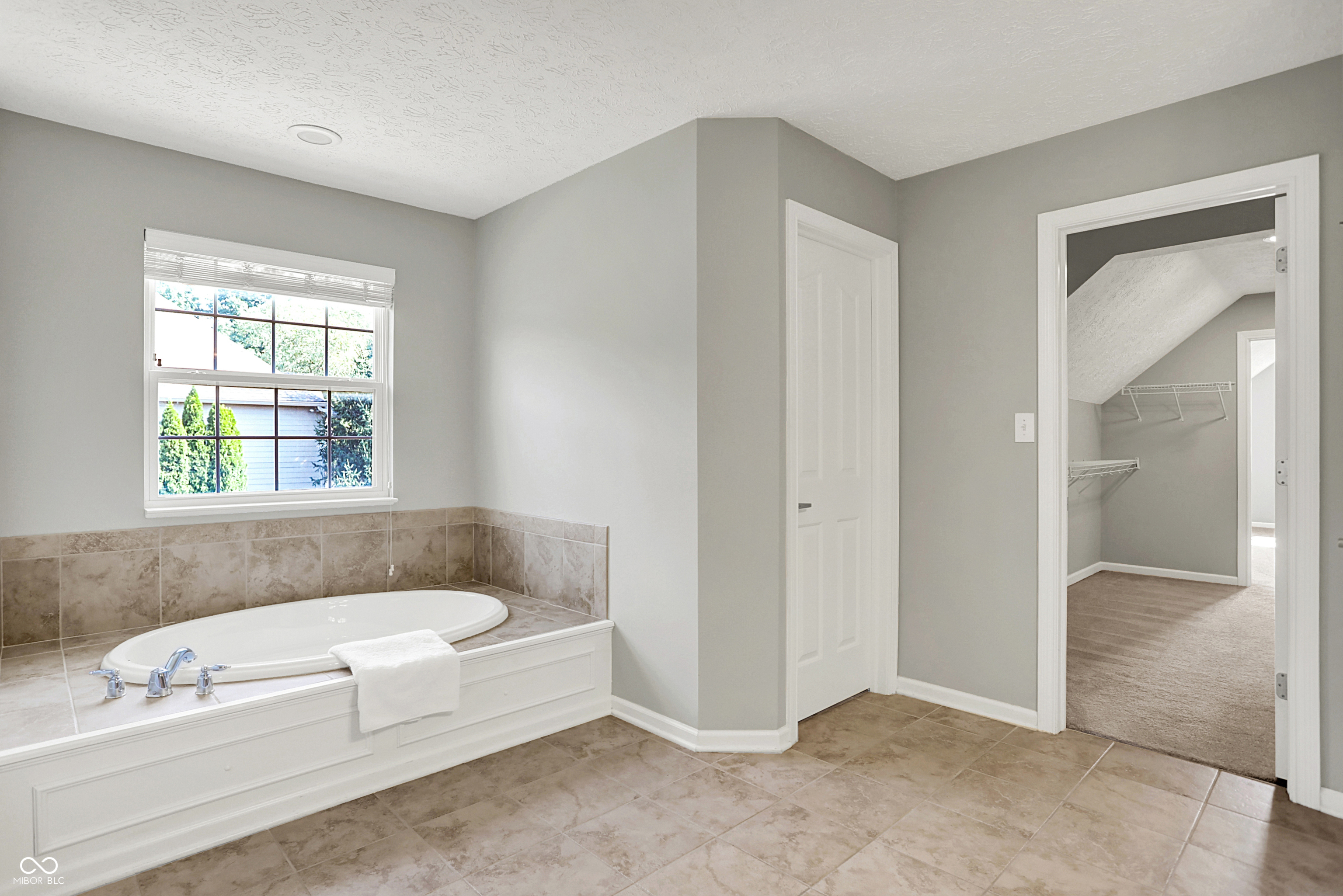 13438 Sedgwick Lane
