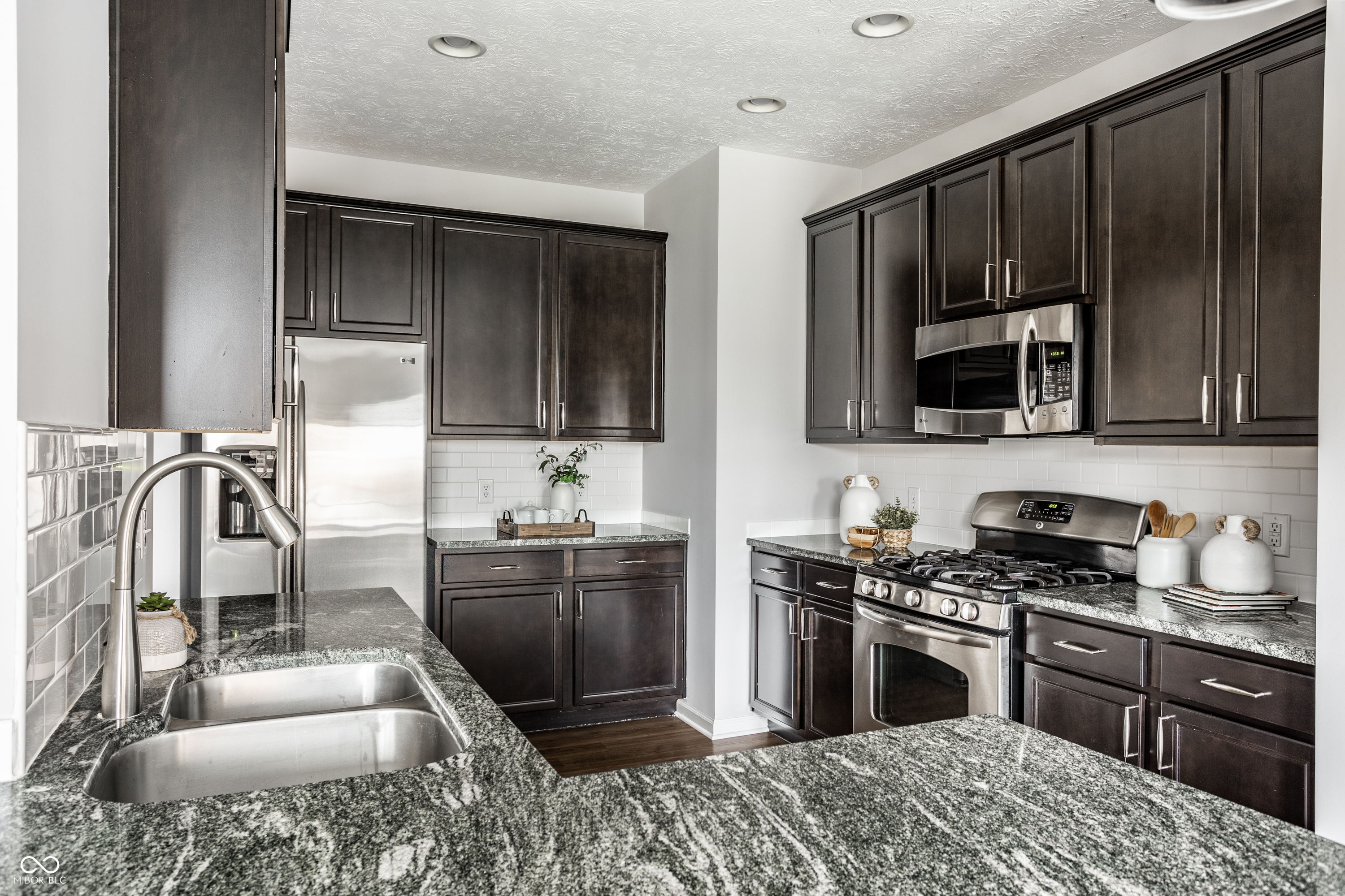 12711 Vanderhorst Street