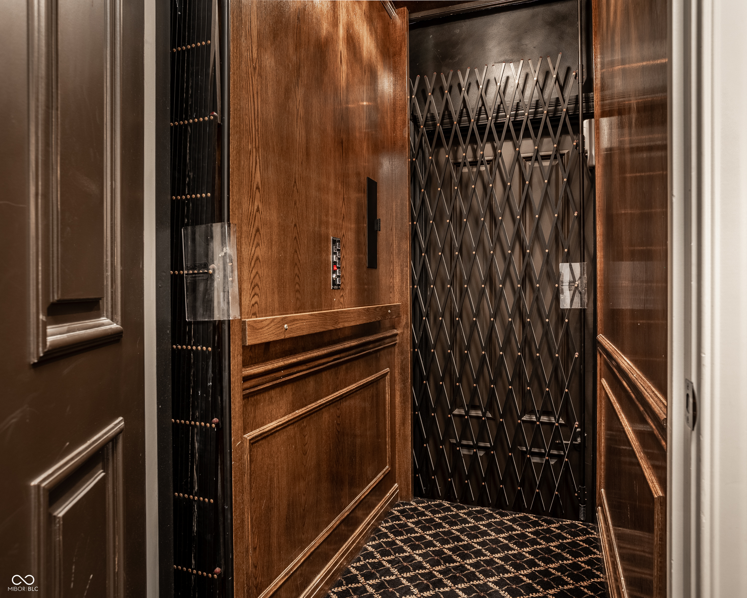 1894 Rhettsbury Street