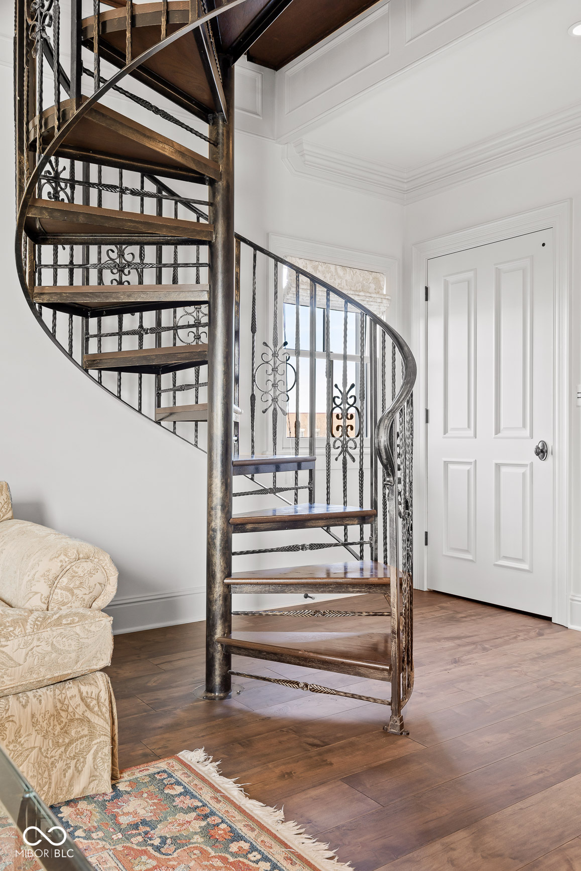 1894 Rhettsbury Street