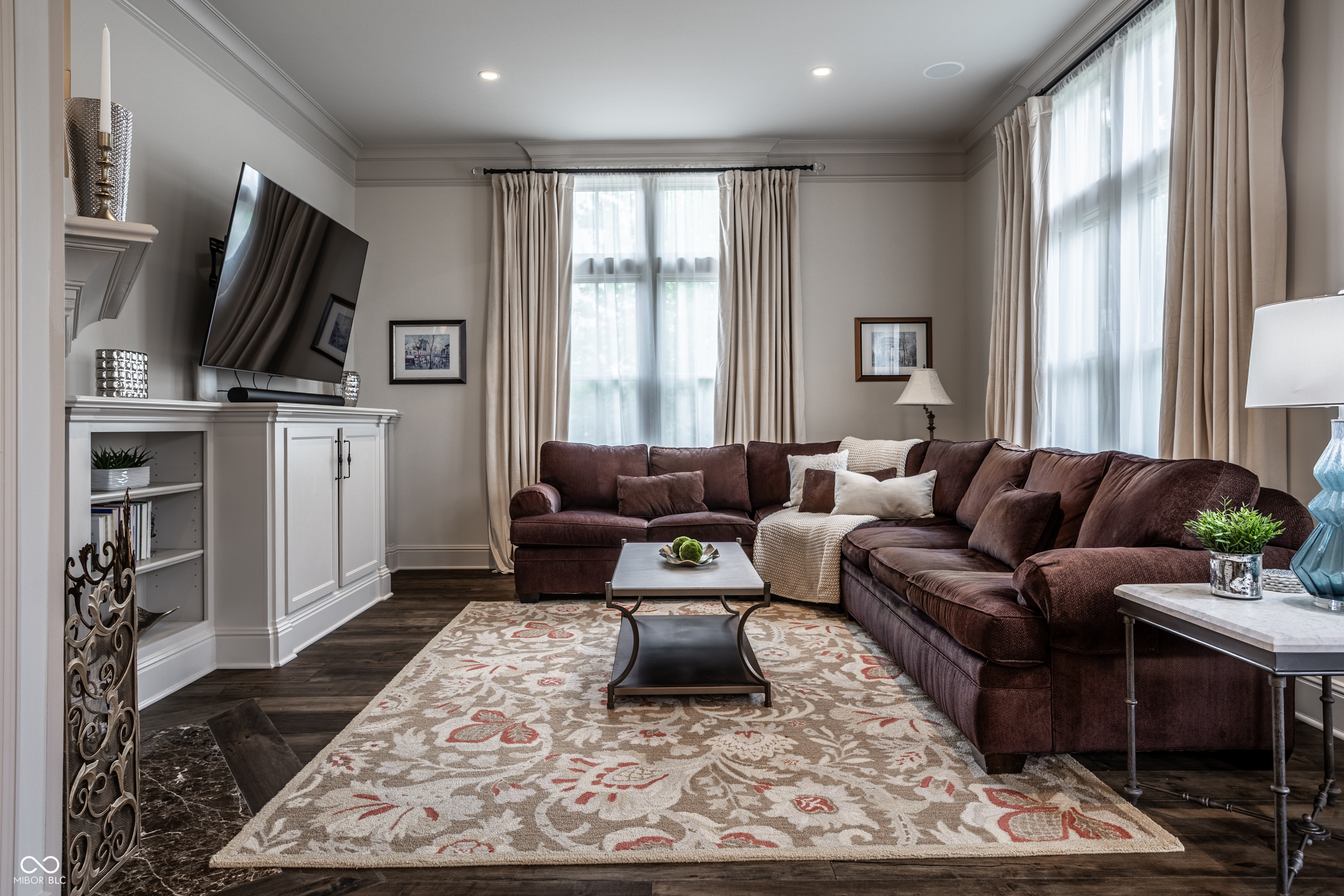 1894 Rhettsbury Street