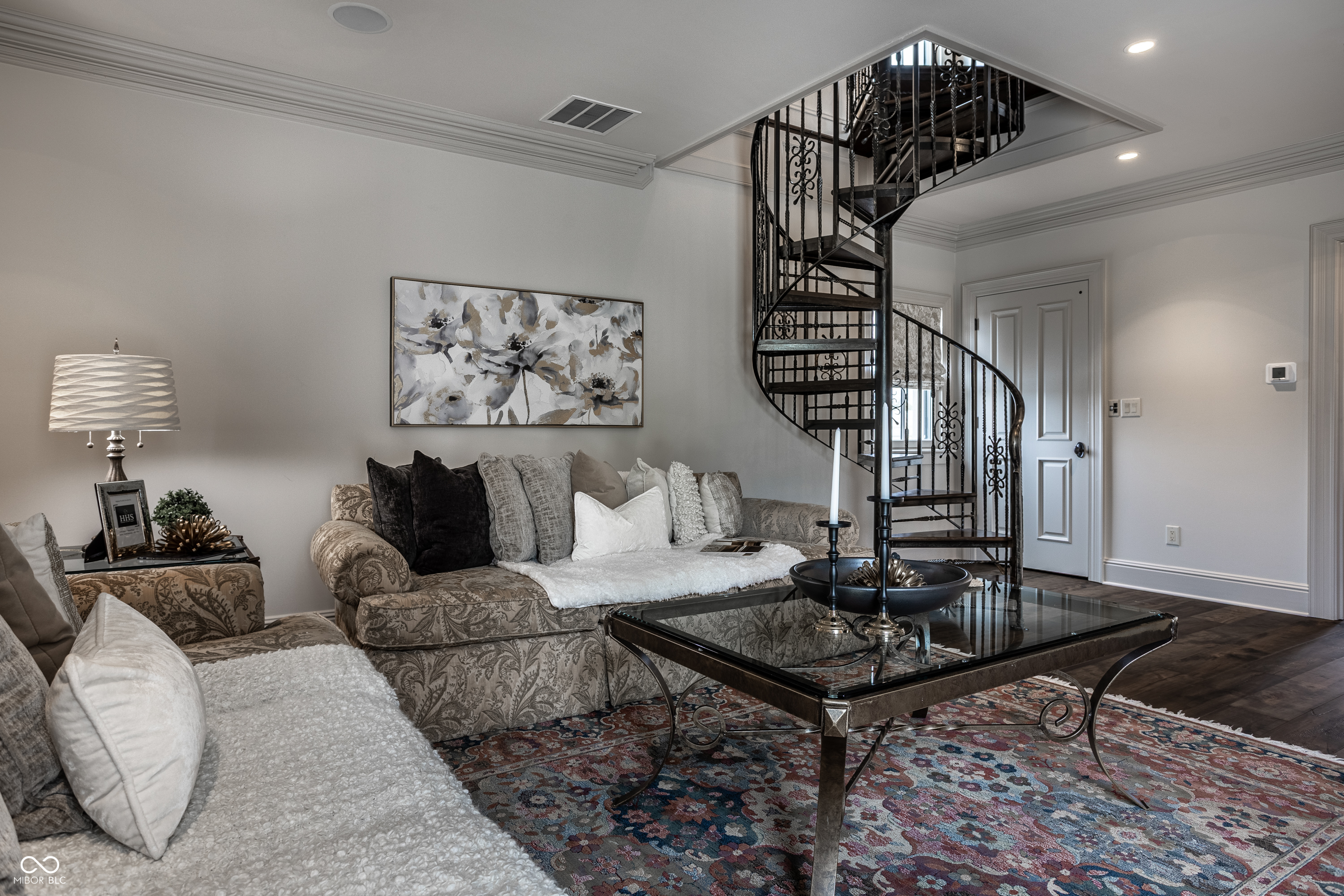 1894 Rhettsbury Street