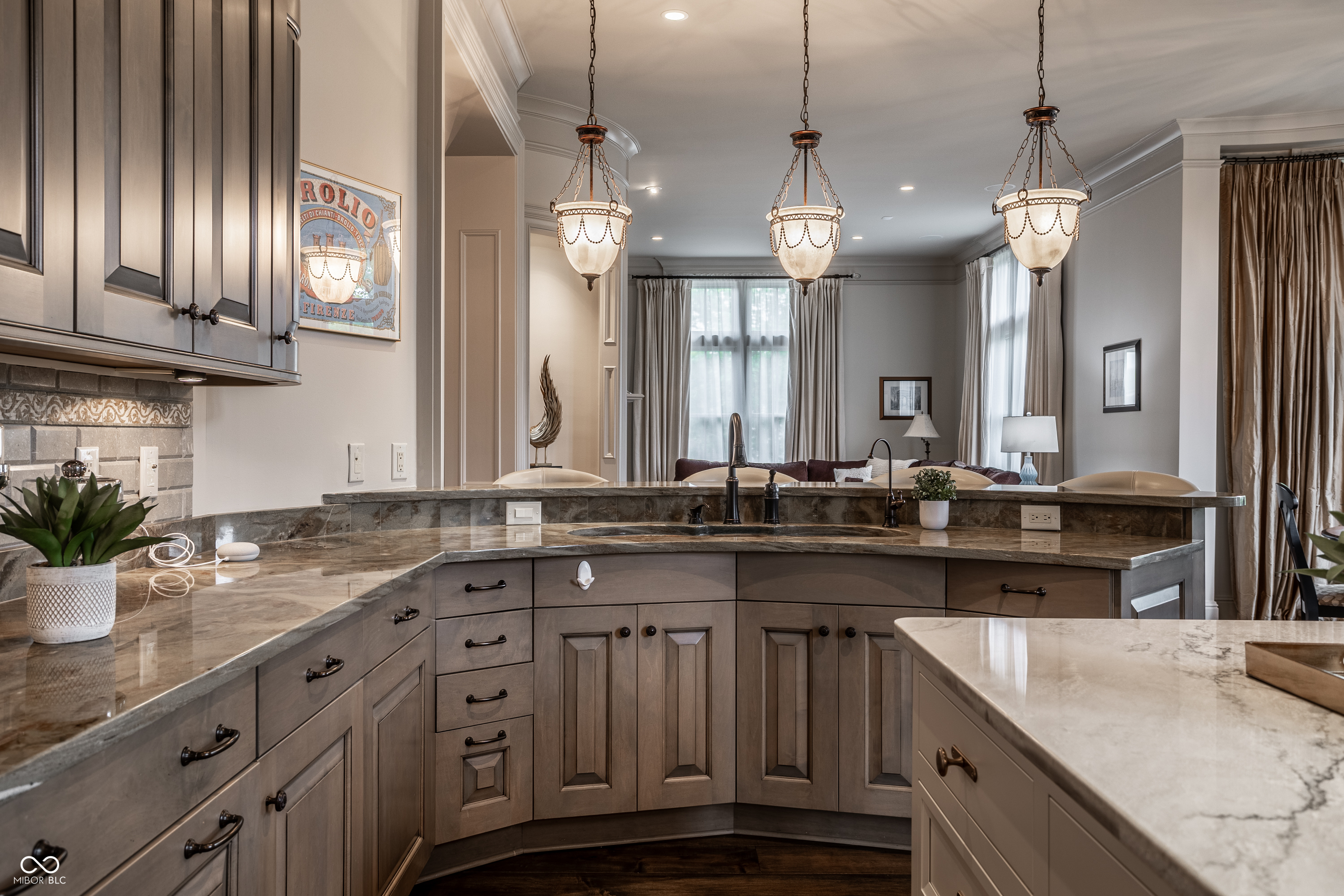 1894 Rhettsbury Street