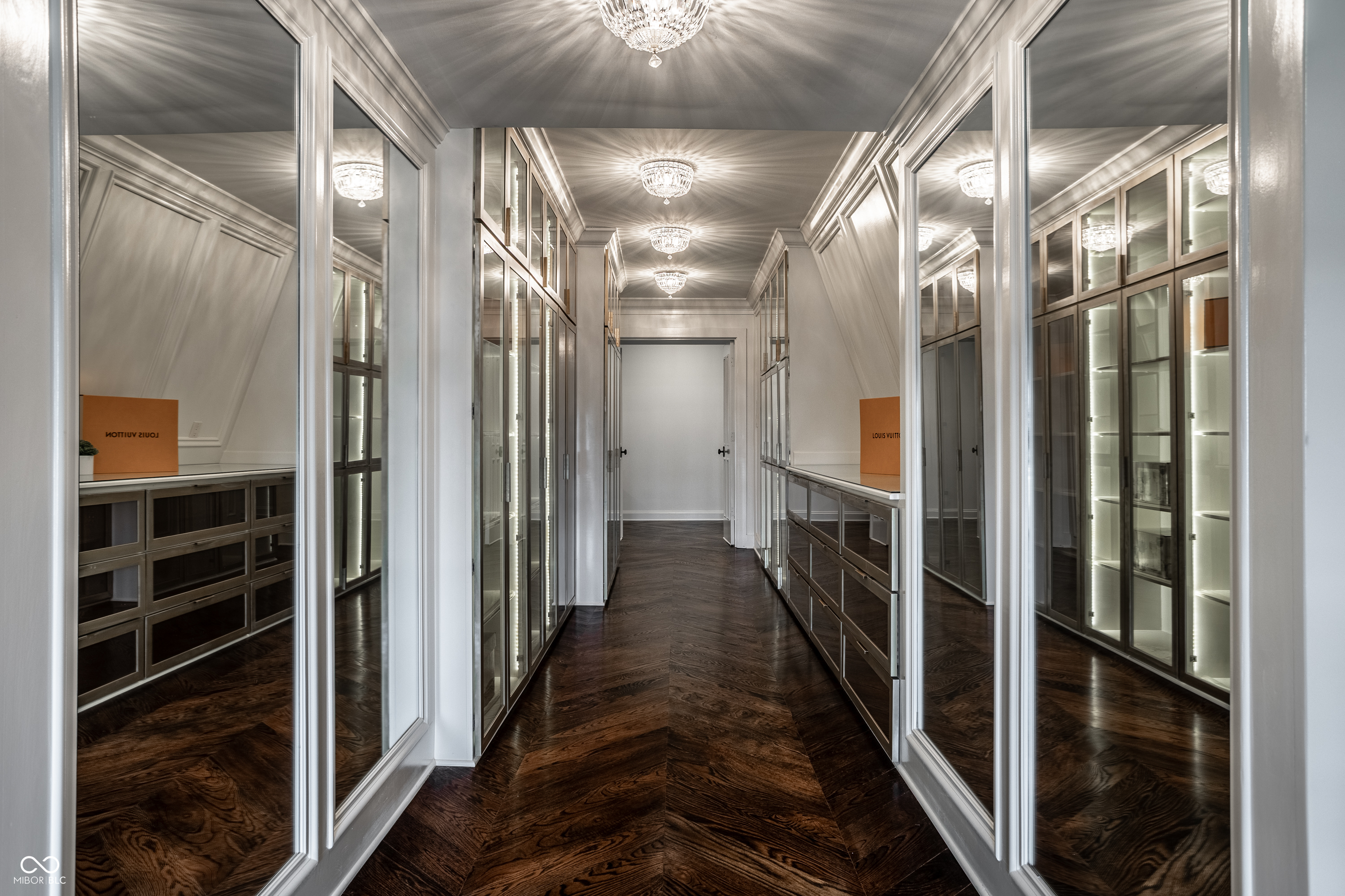 1894 Rhettsbury Street