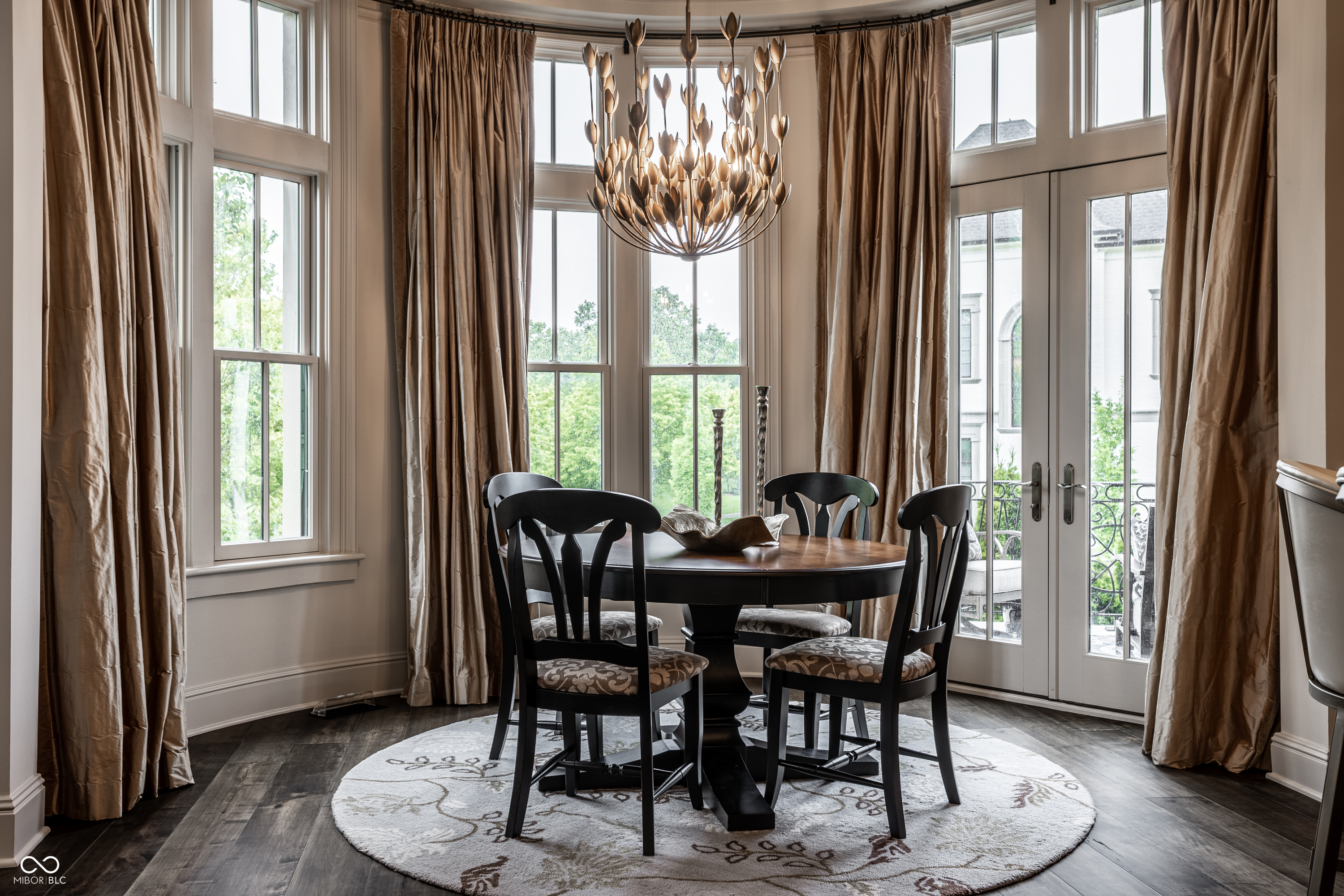 1894 Rhettsbury Street