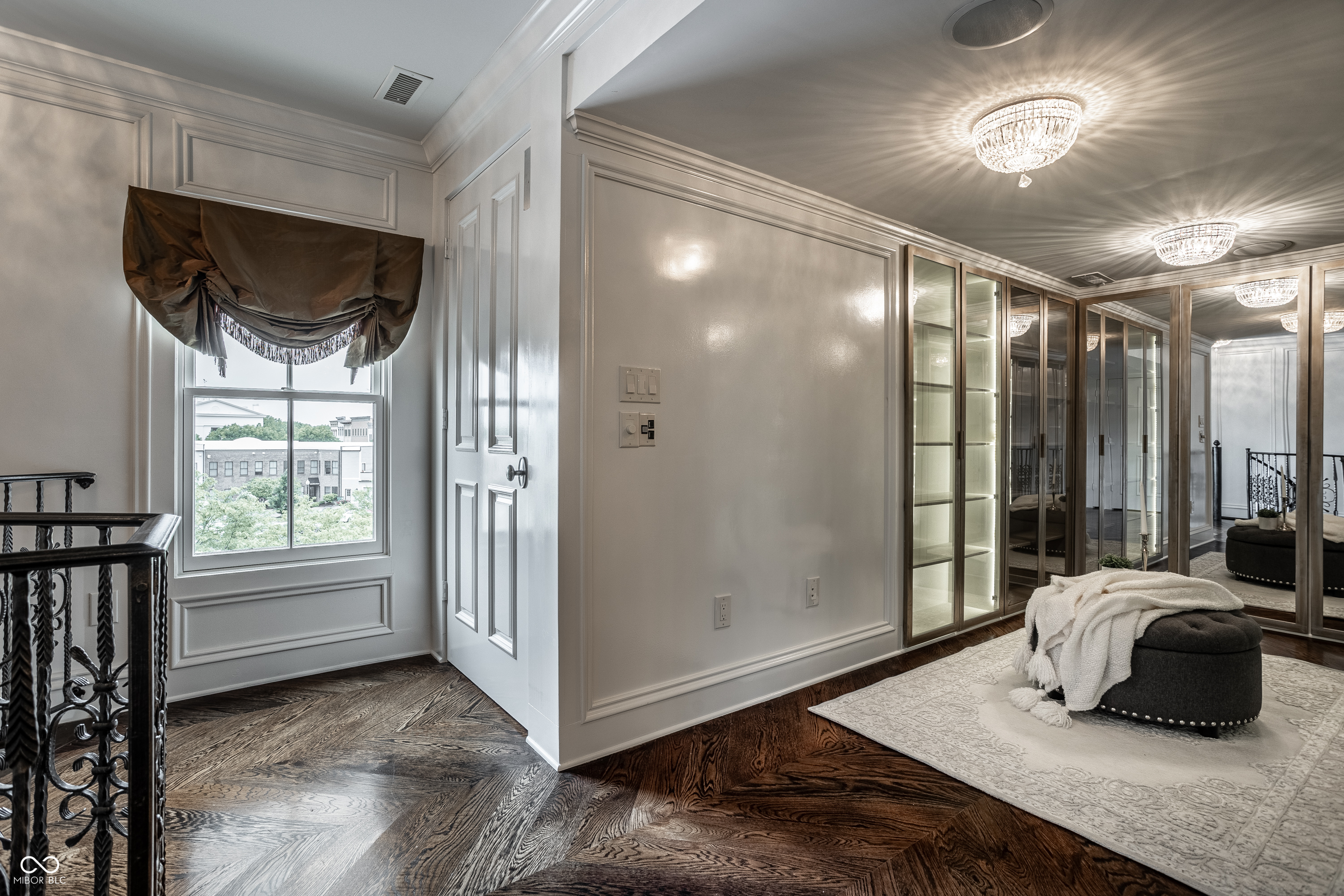 1894 Rhettsbury Street