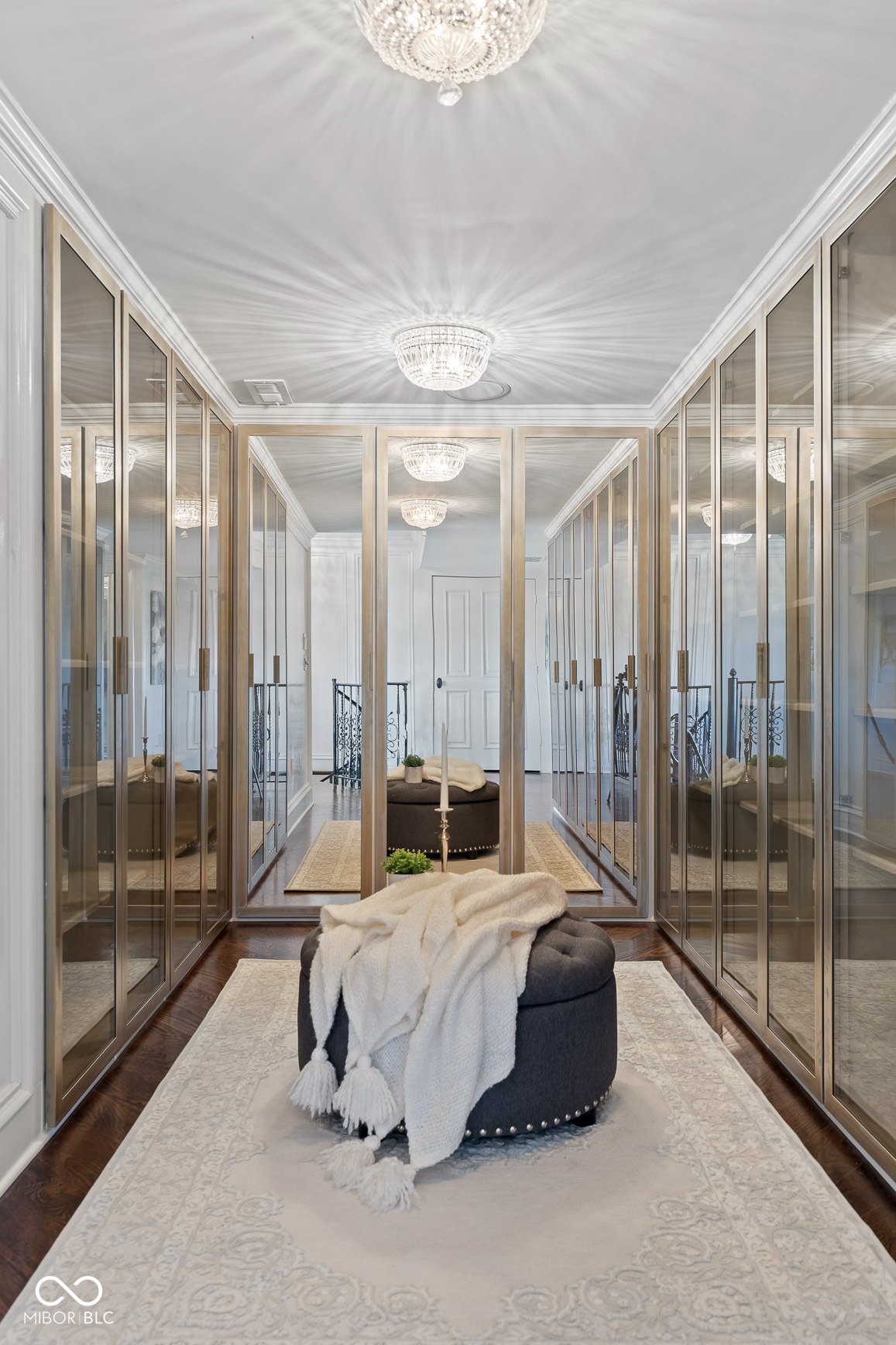 1894 Rhettsbury Street