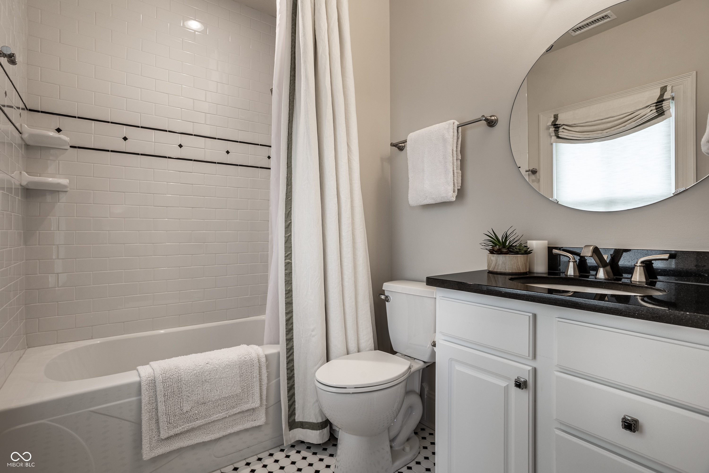 1894 Rhettsbury Street