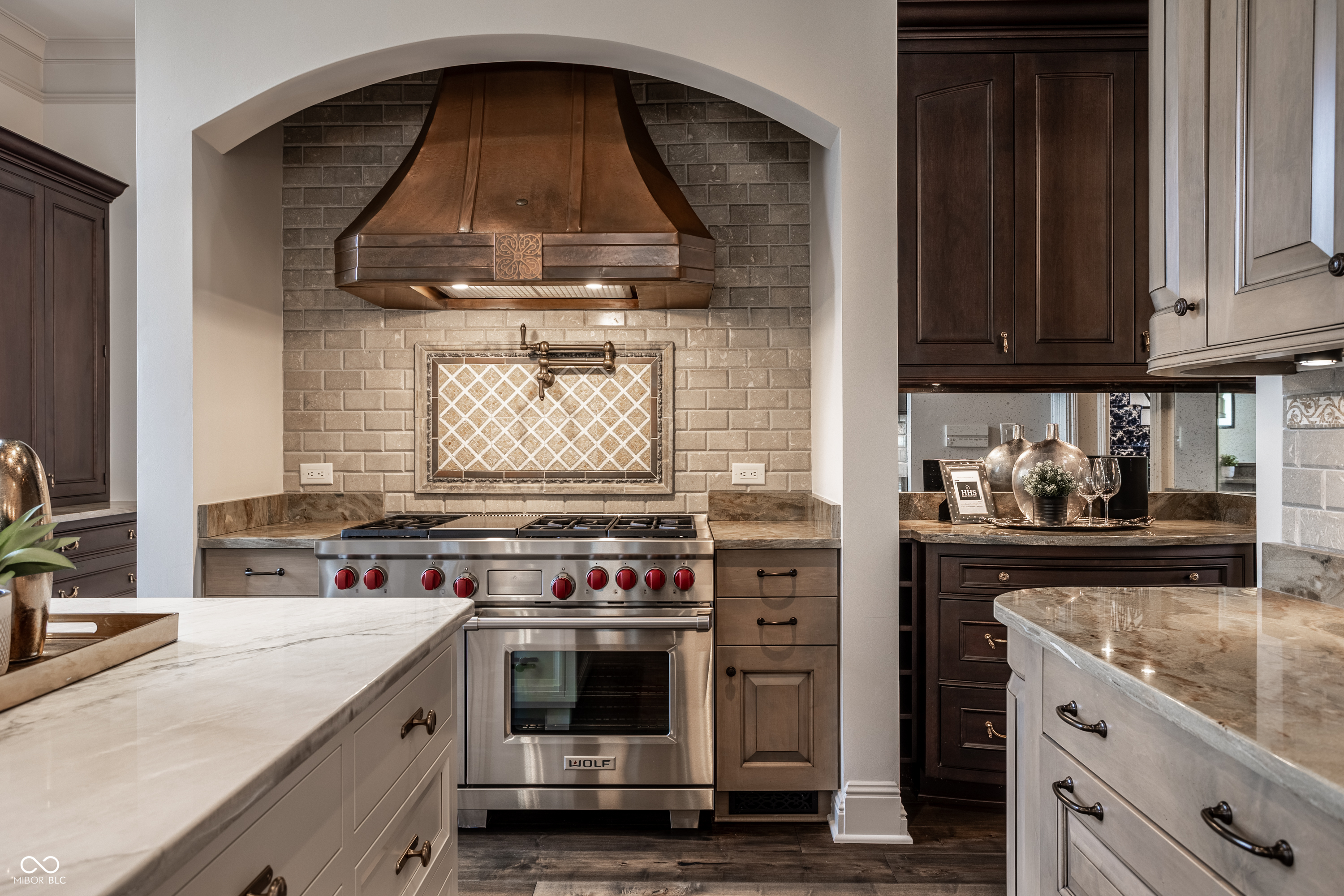 1894 Rhettsbury Street