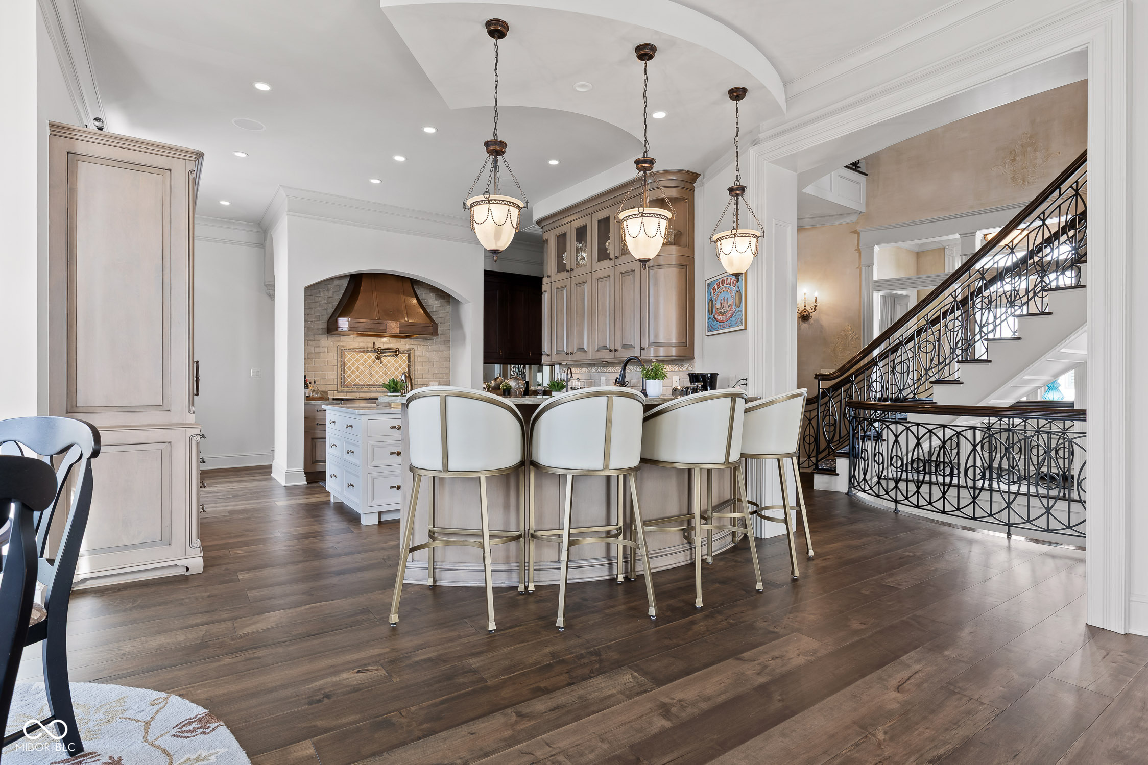 1894 Rhettsbury Street