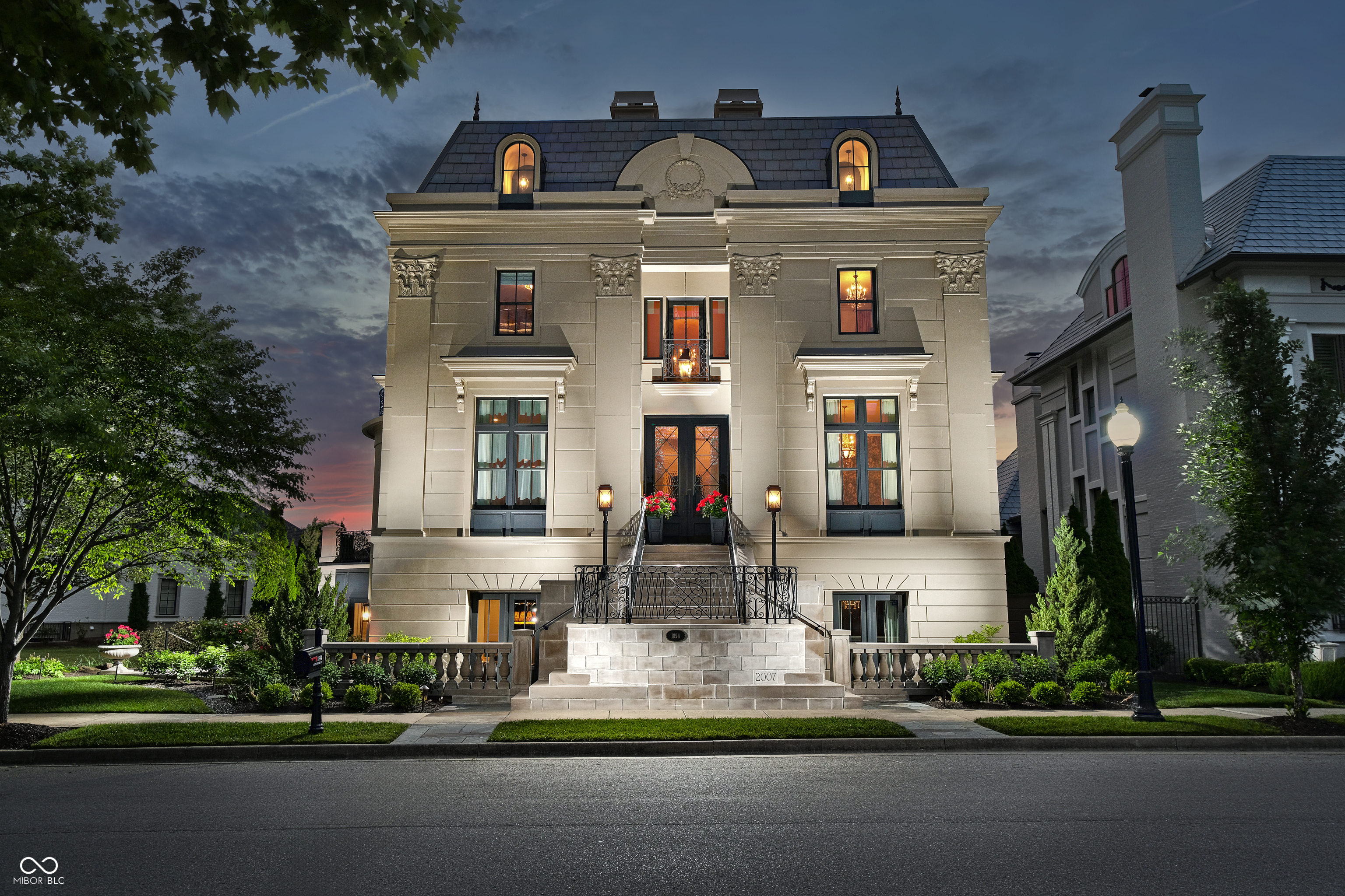 1894 Rhettsbury Street