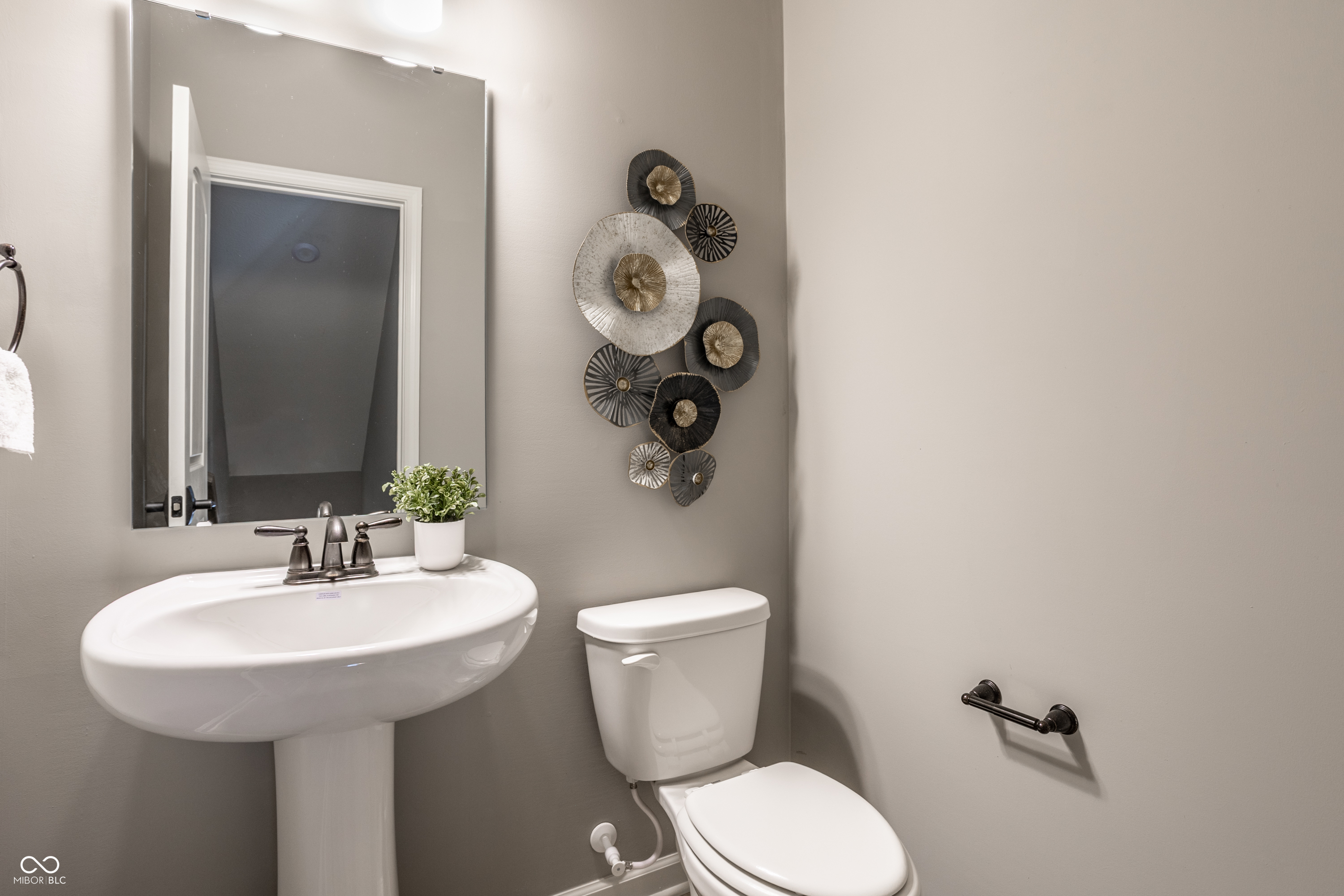 9744 Junction Station