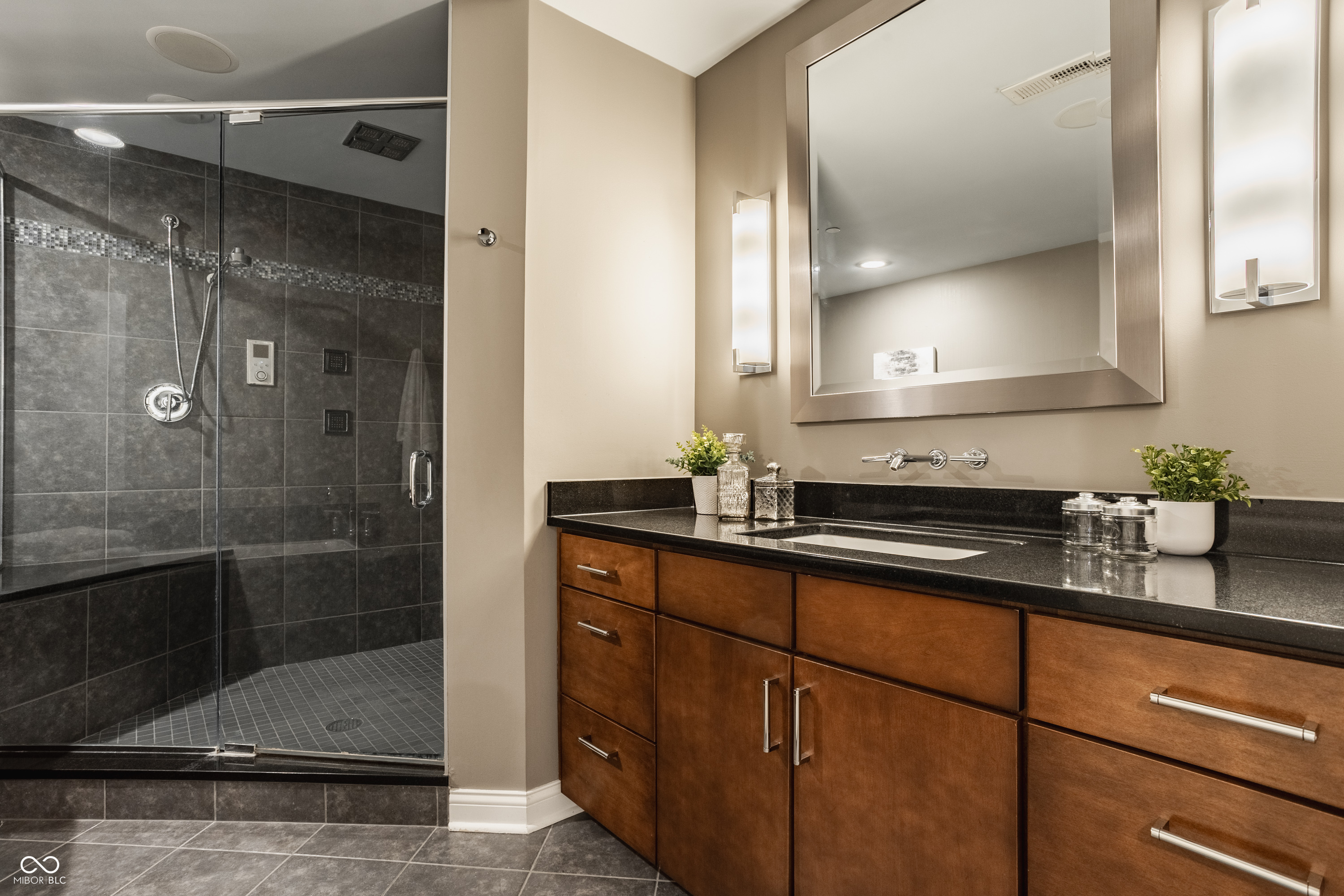 333 Massachusetts Avenue Unit: UNIT 305