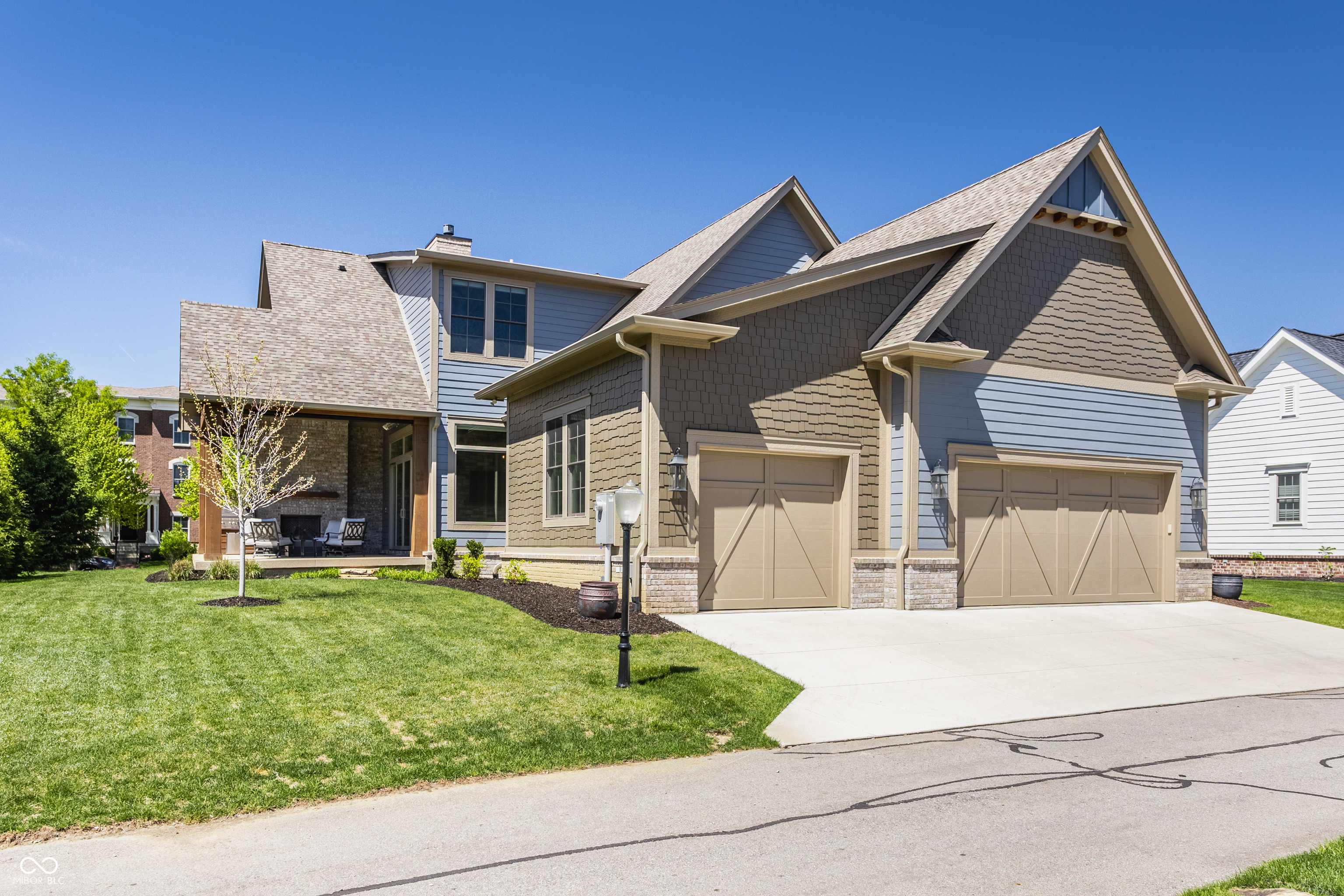 12839 Bird Cage Walk