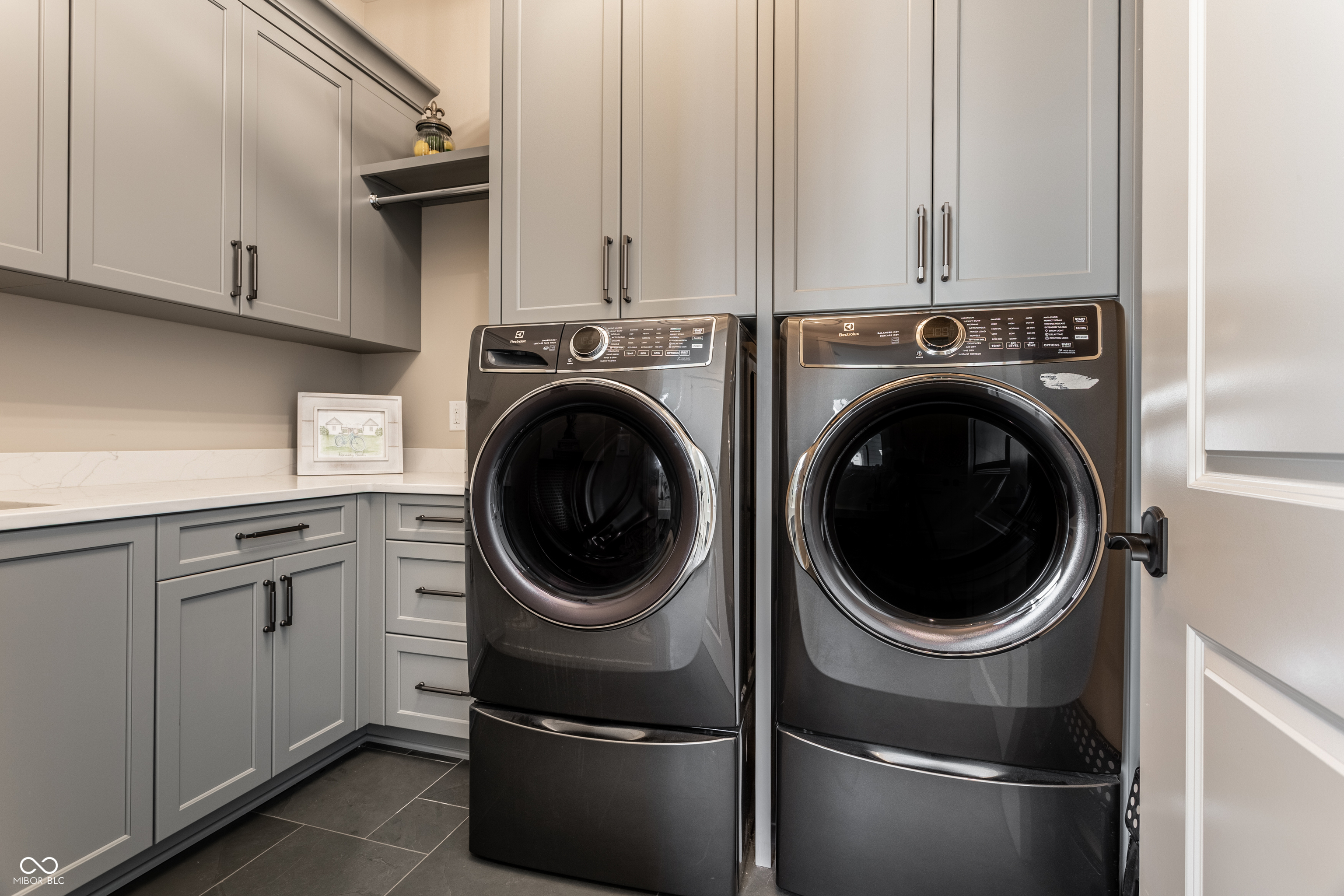 12839 Bird Cage Walk