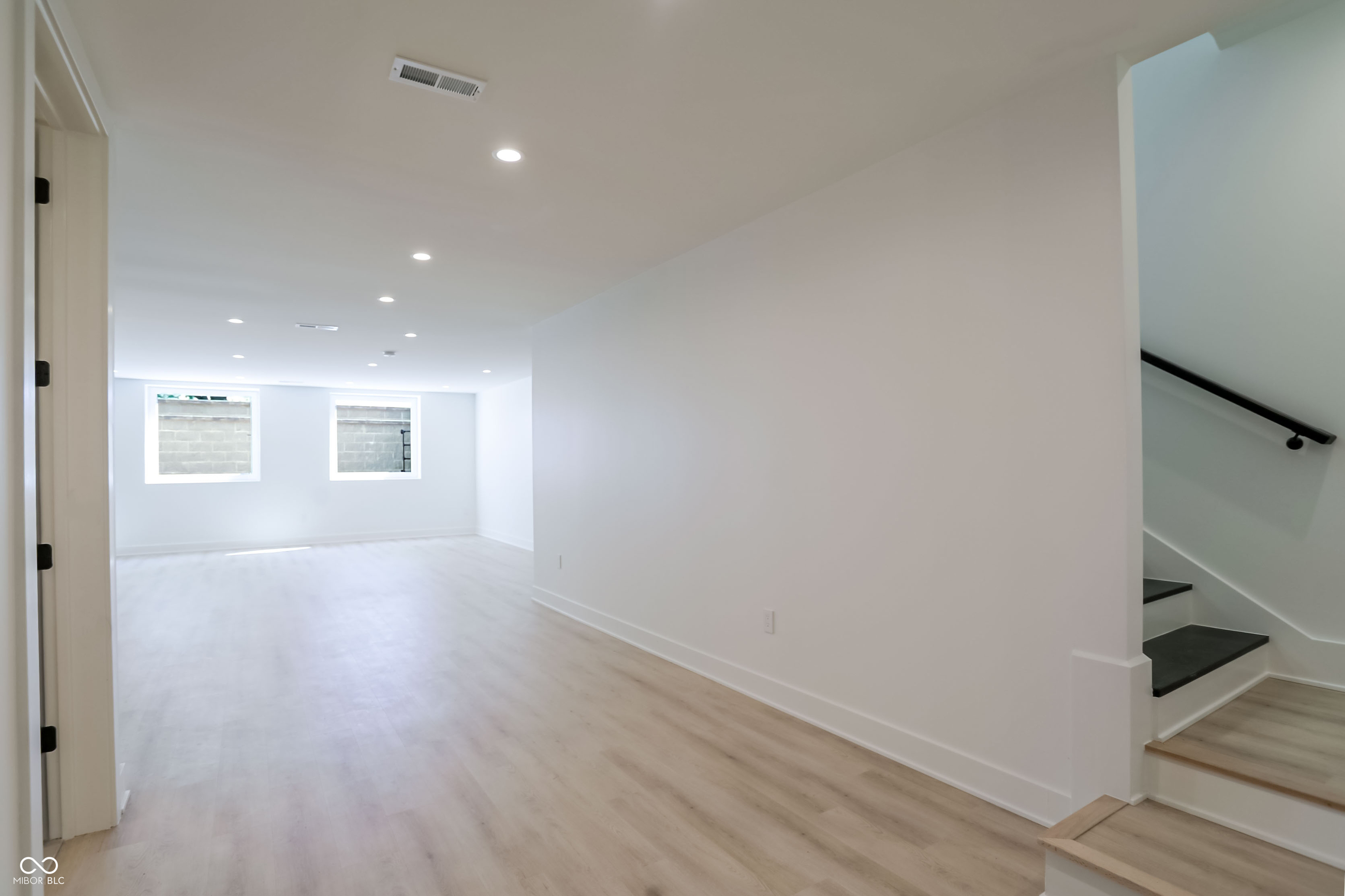 1255 W 161st Street