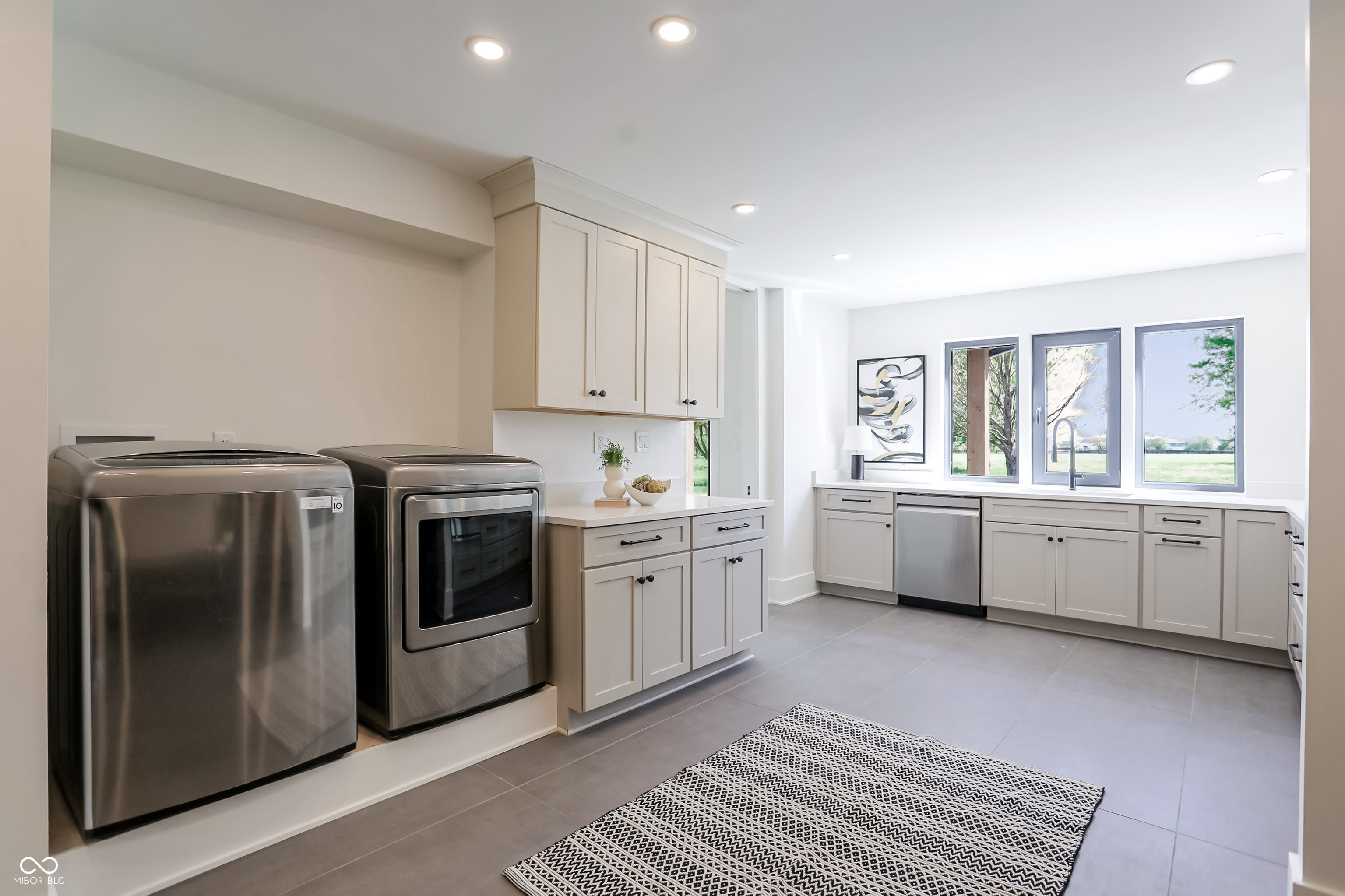 1255 W 161st Street