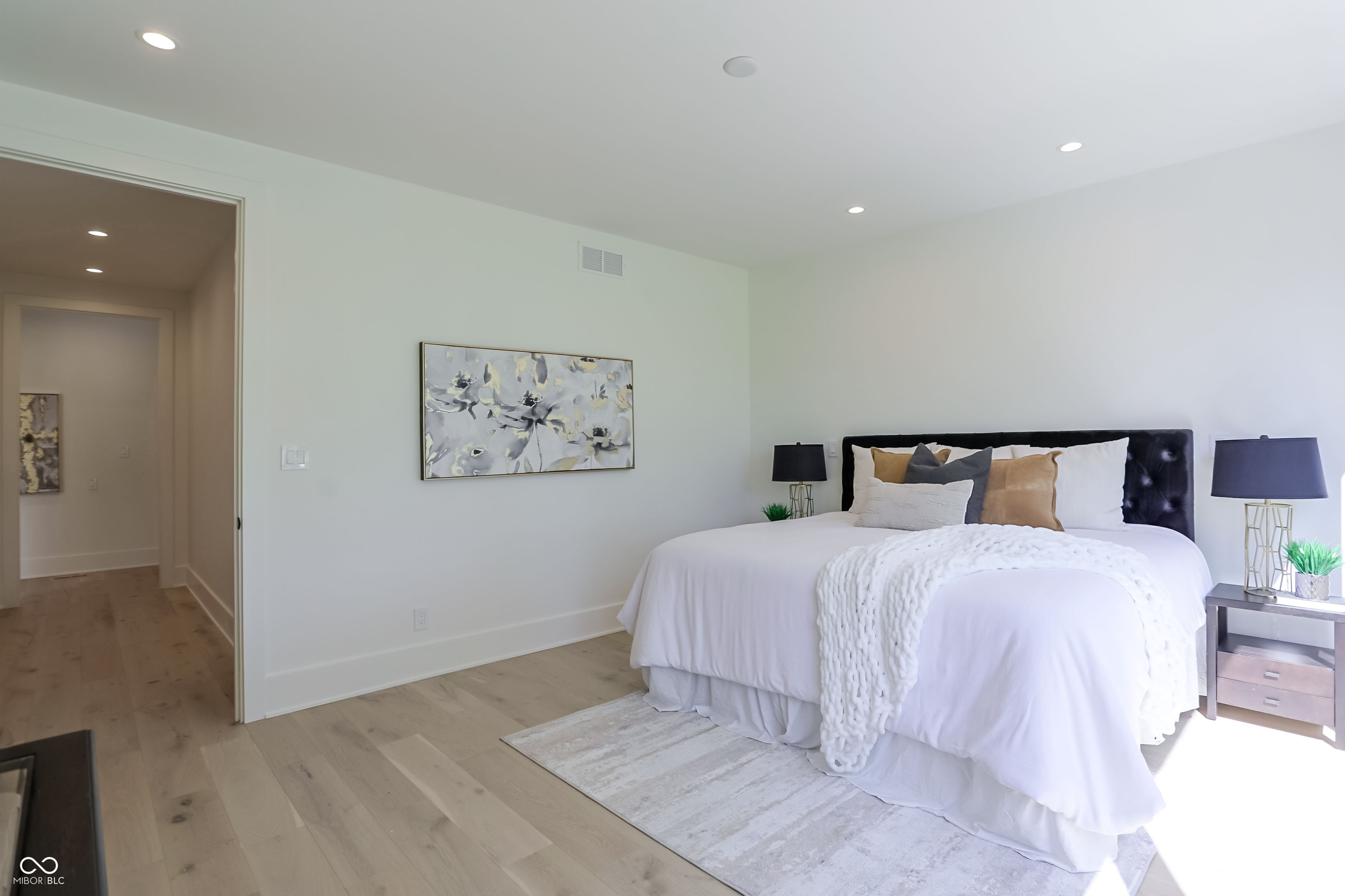 1255 W 161st Street